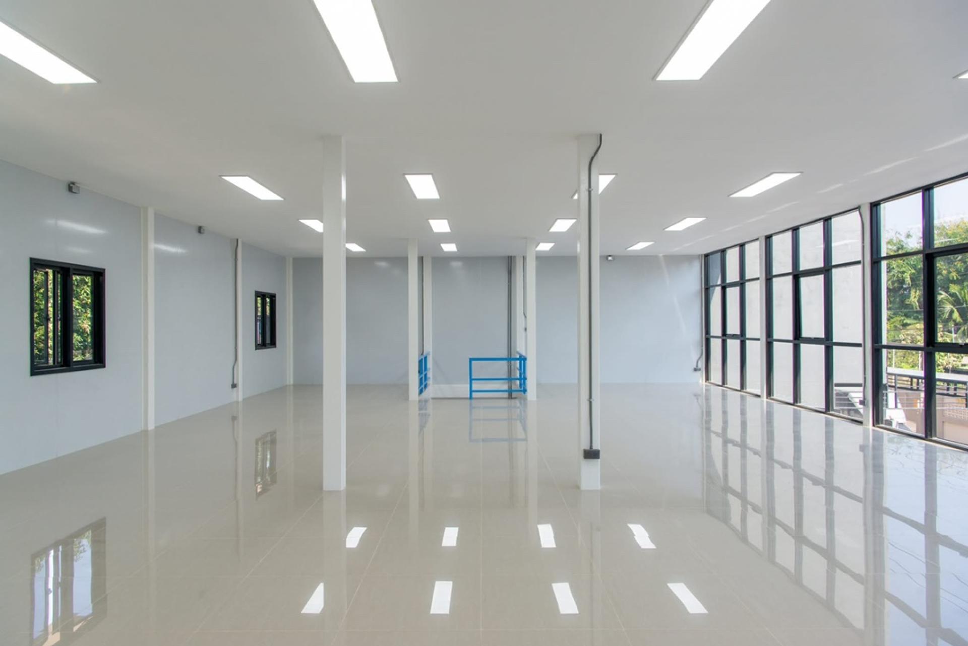 For RentOfficeOnnut, Udomsuk : Office +Warehouse, land area 100 sq m. Usable area 345 sq m. for rent near BTS Punyawithi.