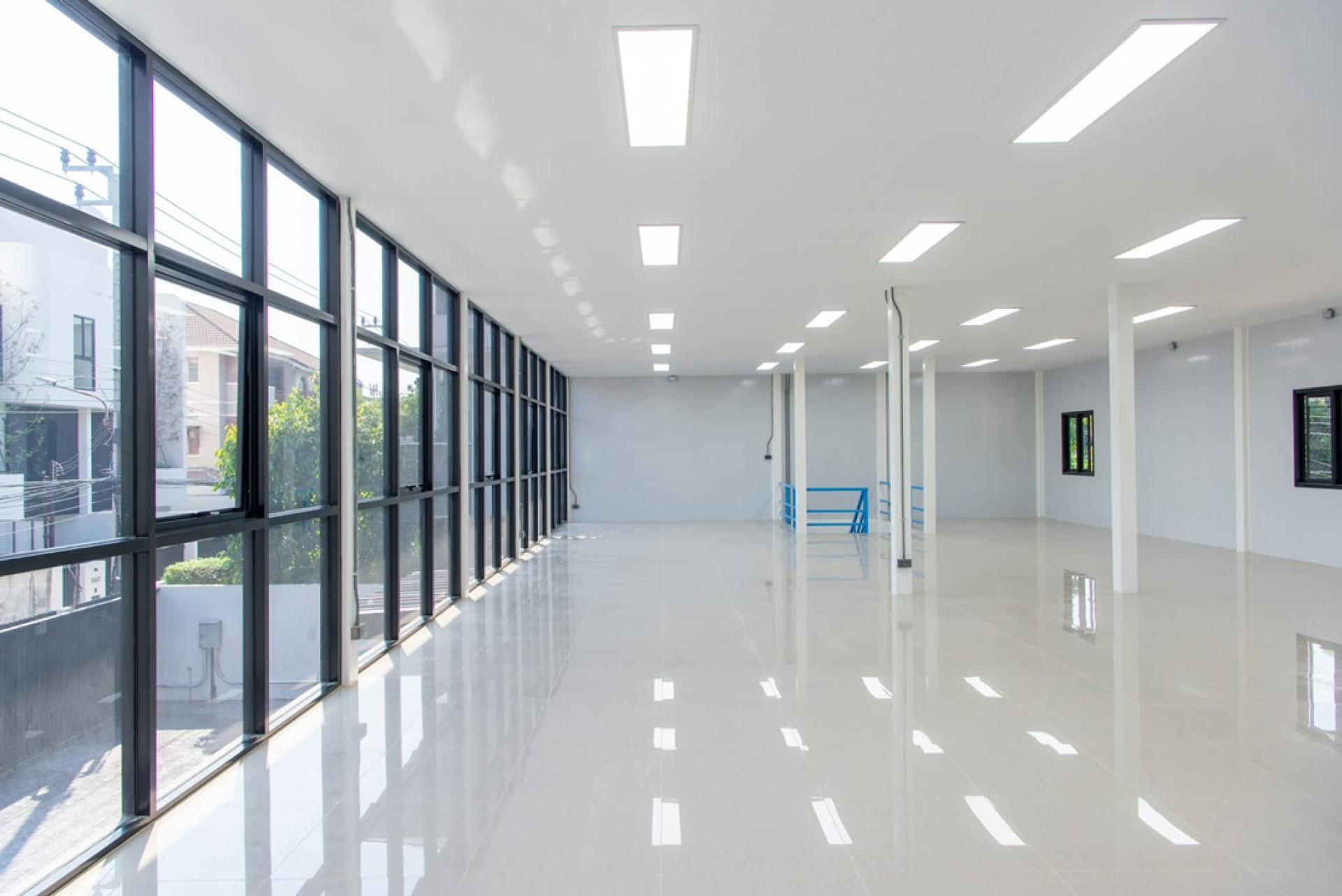 For RentOfficeOnnut, Udomsuk : Office +Warehouse, land area 100 sq m. Usable area 345 sq m. for rent near BTS Punyawithi.