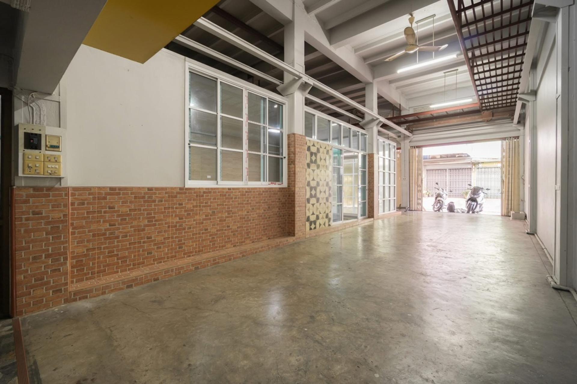 For RentShop HouseRama3 (Riverside),Satupadit : Commercial building for rent, 2 units, 4 floors, 576 sq m., Rama 3 location.