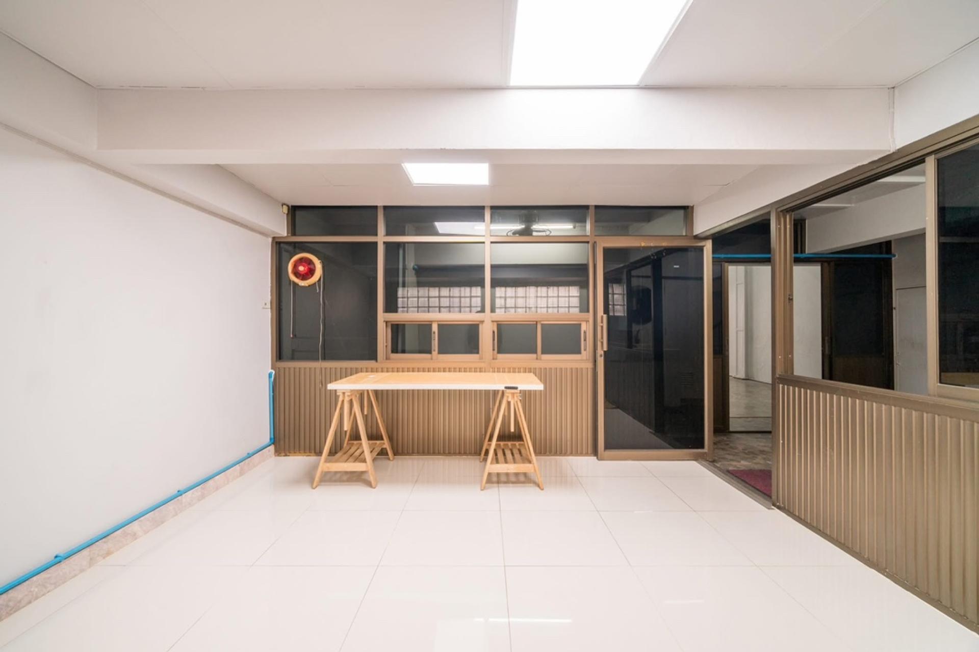 For RentShop HouseRama3 (Riverside),Satupadit : Commercial building for rent, 2 units, 4 floors, 576 sq m., Rama 3 location.