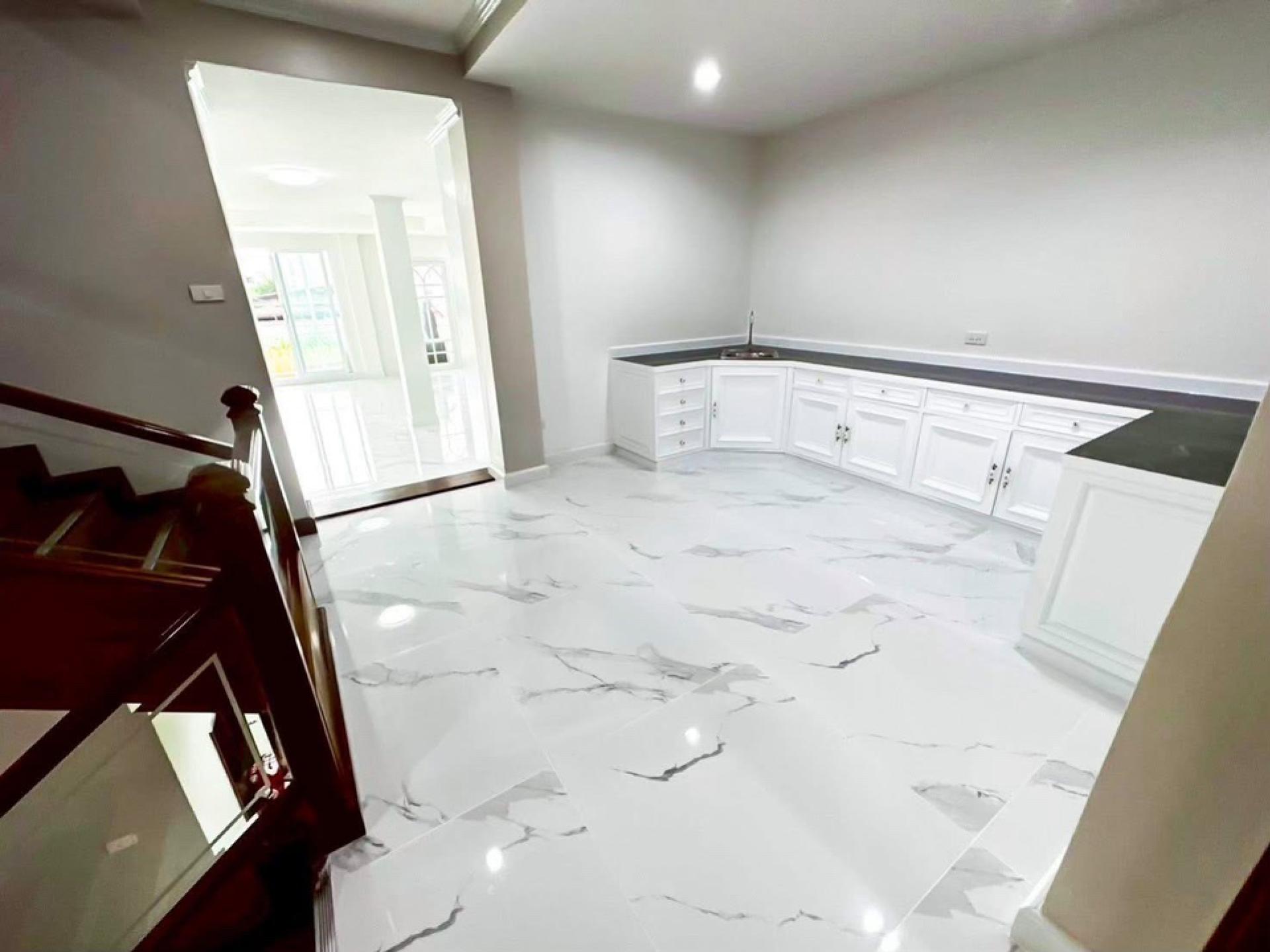 For RentTownhomeSathorn, Narathiwat : Townhome For Rent 41sq.wah 450sqm. 4beds 5baths Yenakard Rama3 road