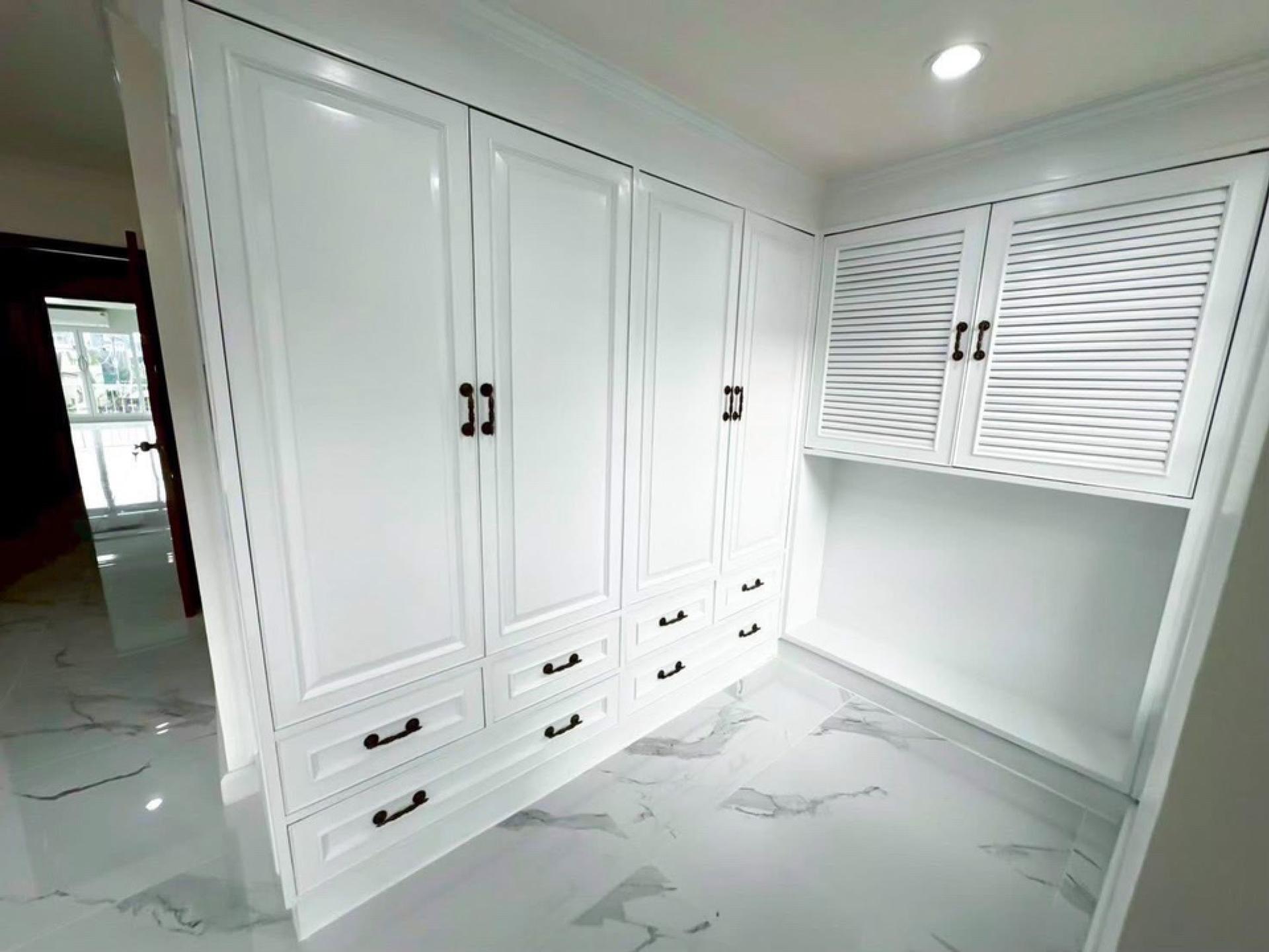 For RentTownhomeSathorn, Narathiwat : Townhome For Rent 41sq.wah 450sqm. 4beds 5baths Yenakard Rama3 road