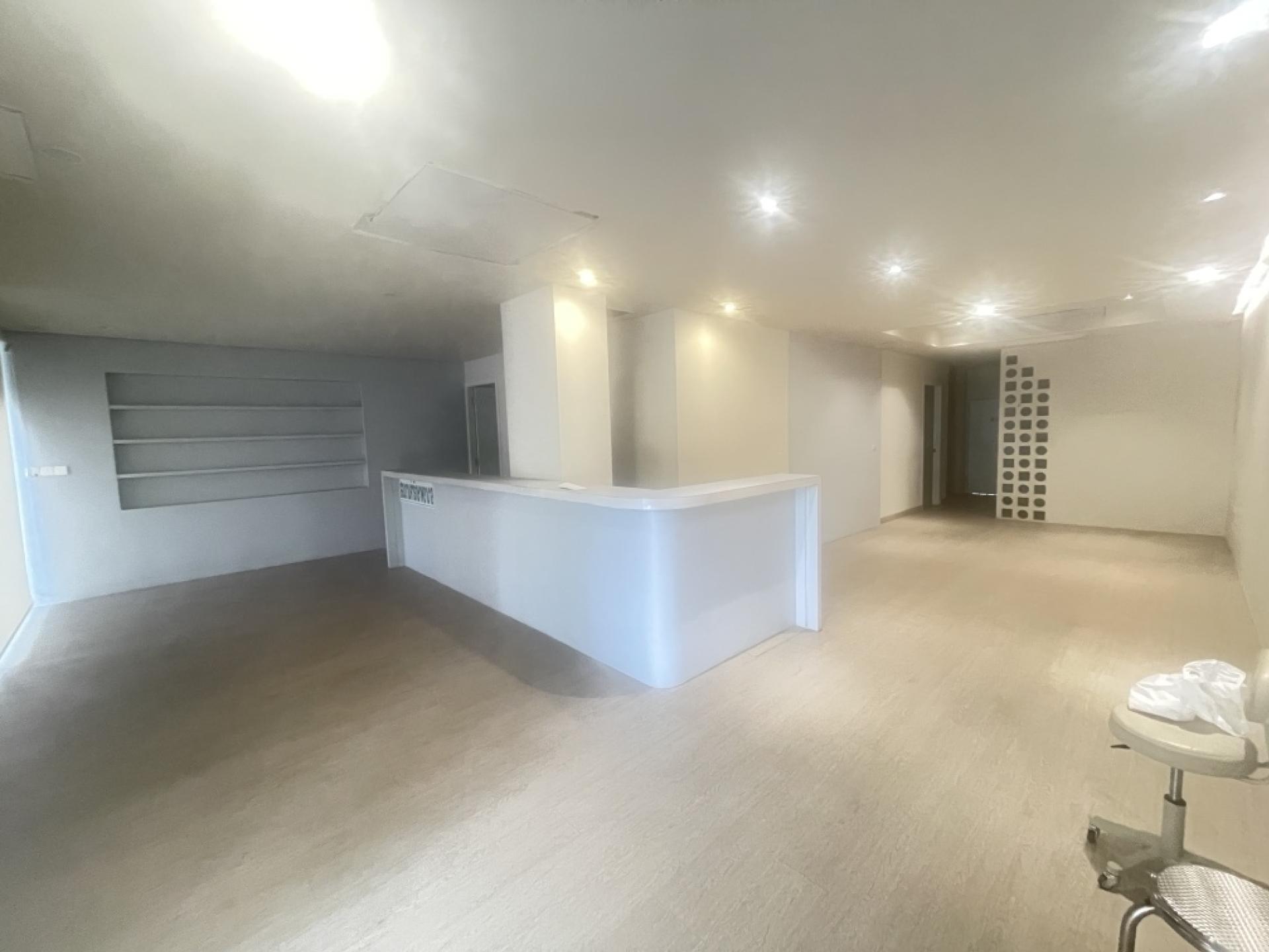 For SaleShop HouseSukhumvit, Asoke, Thonglor : Commercial building for sale Next to Sukhumvit Road
2 couples looking for 4 and a half floors, hit through near BTS Phra Khanong, good condition.