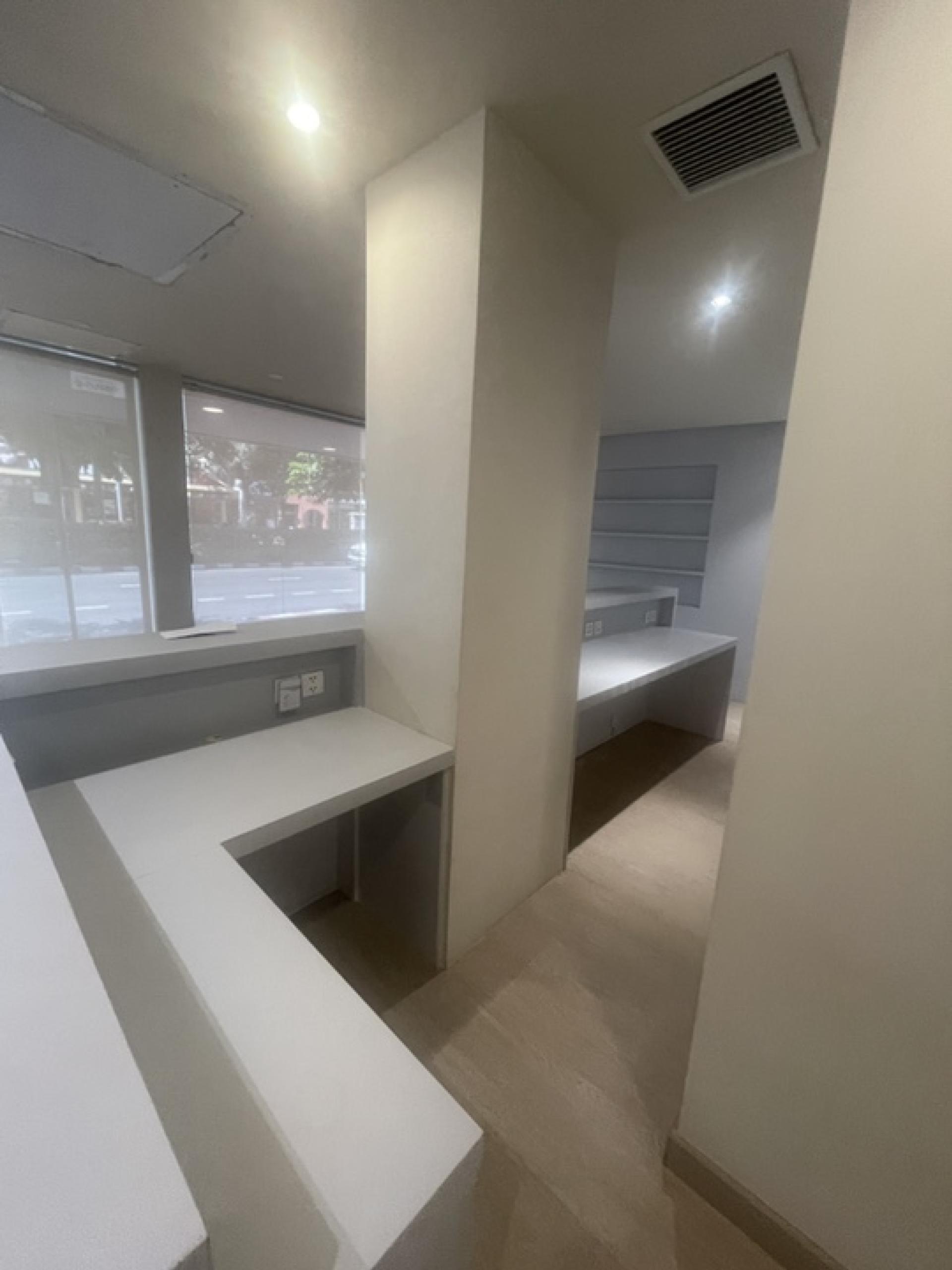 For SaleShop HouseSukhumvit, Asoke, Thonglor : Commercial building for sale Next to Sukhumvit Road
2 couples looking for 4 and a half floors, hit through near BTS Phra Khanong, good condition.