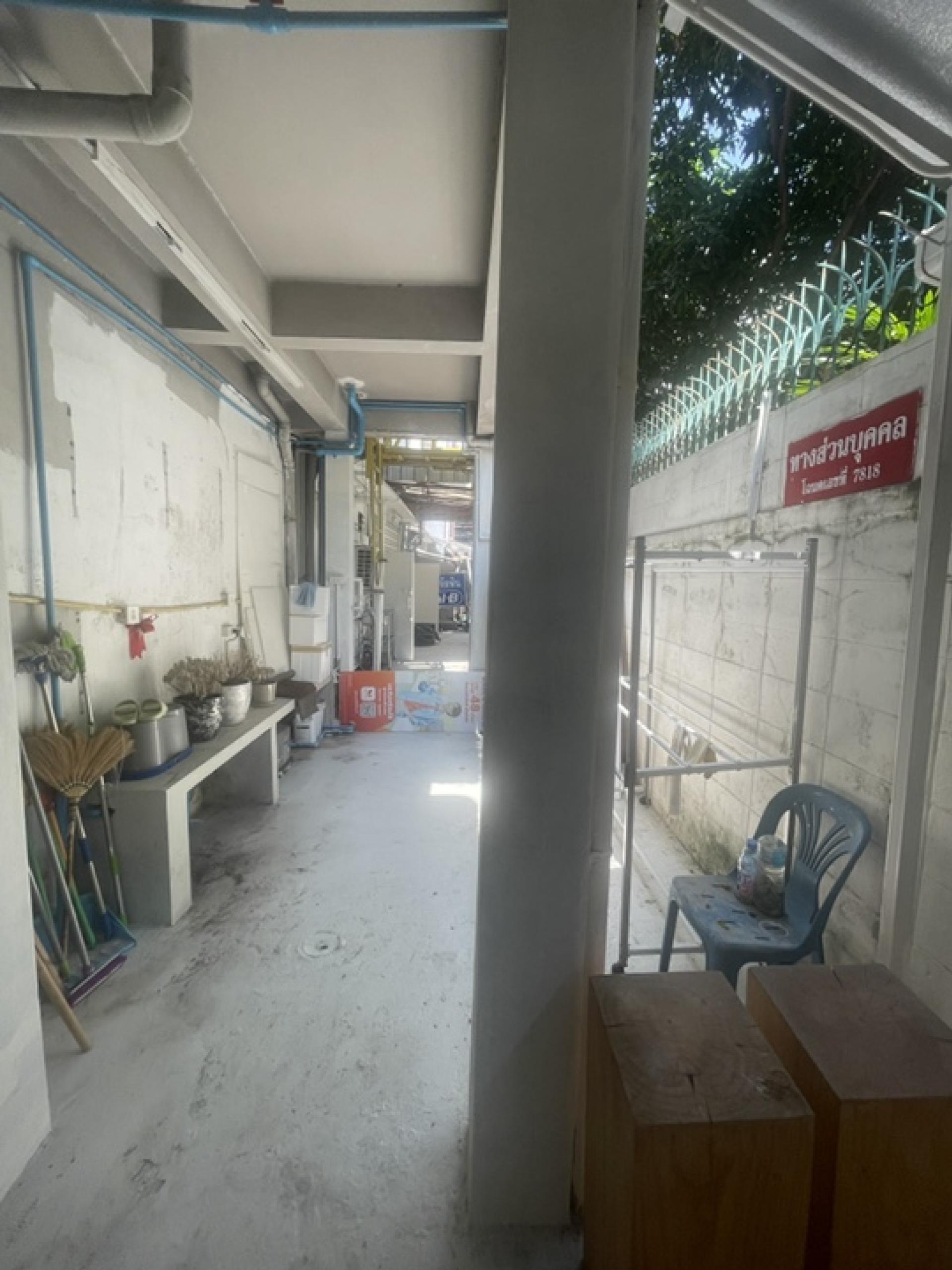 For SaleShop HouseSukhumvit, Asoke, Thonglor : Commercial building for sale Next to Sukhumvit Road
2 couples looking for 4 and a half floors, hit through near BTS Phra Khanong, good condition.