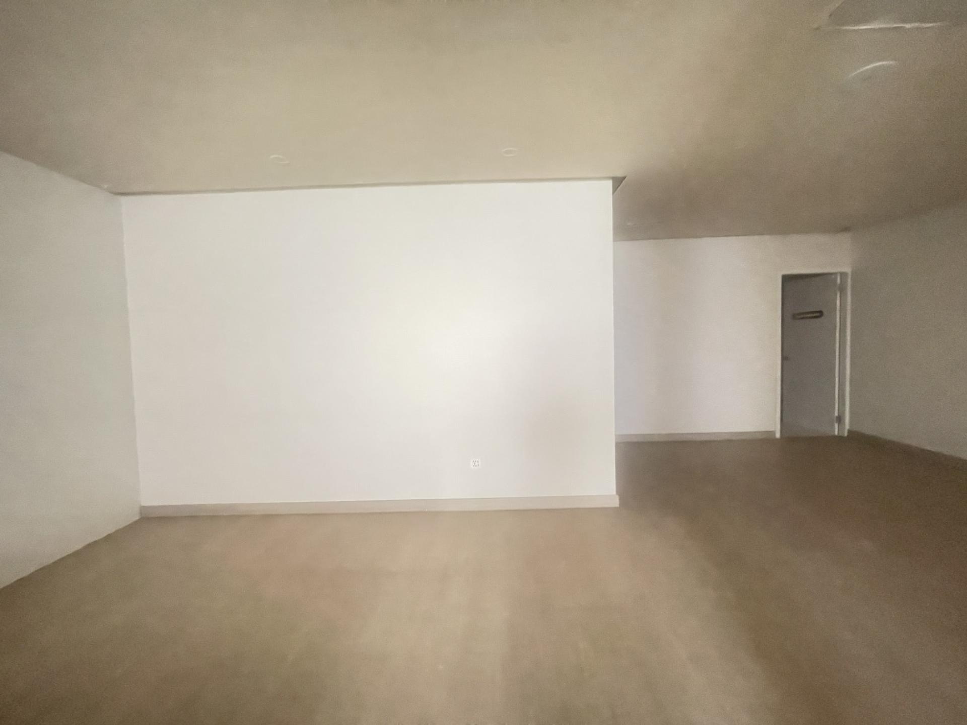 For SaleShop HouseSukhumvit, Asoke, Thonglor : Commercial building for sale Next to Sukhumvit Road
2 couples looking for 4 and a half floors, hit through near BTS Phra Khanong, good condition.