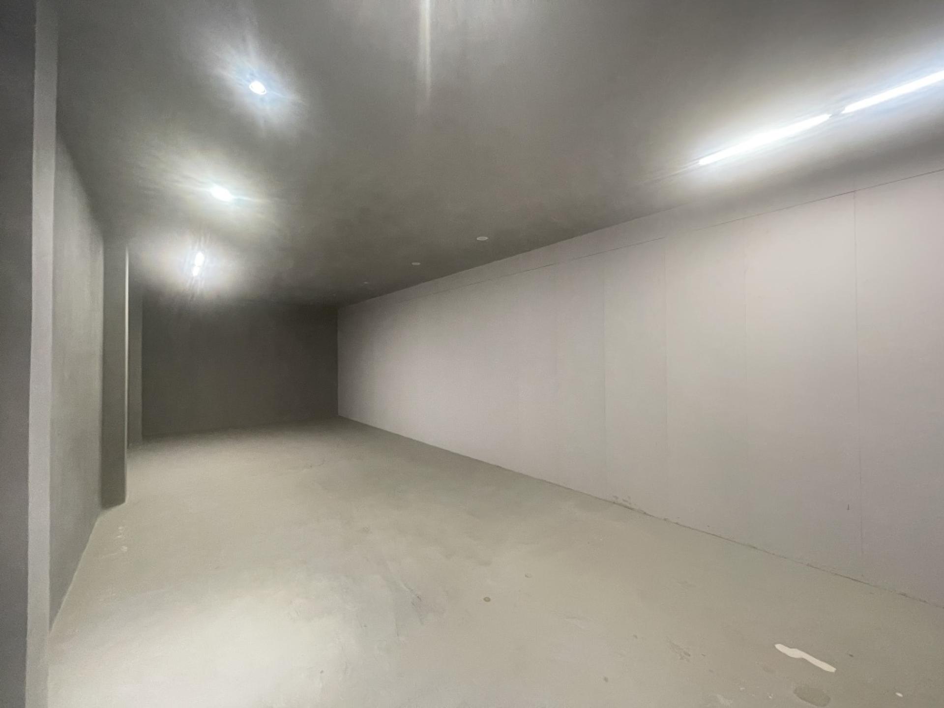 For SaleShop HouseSukhumvit, Asoke, Thonglor : Commercial building for sale Next to Sukhumvit Road
2 couples looking for 4 and a half floors, hit through near BTS Phra Khanong, good condition.