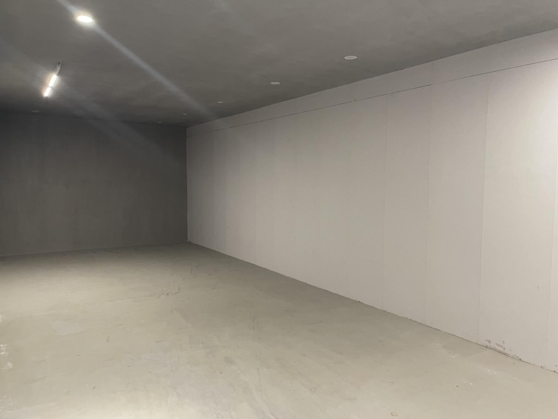 For SaleShop HouseSukhumvit, Asoke, Thonglor : Commercial building for sale Next to Sukhumvit Road
2 couples looking for 4 and a half floors, hit through near BTS Phra Khanong, good condition.