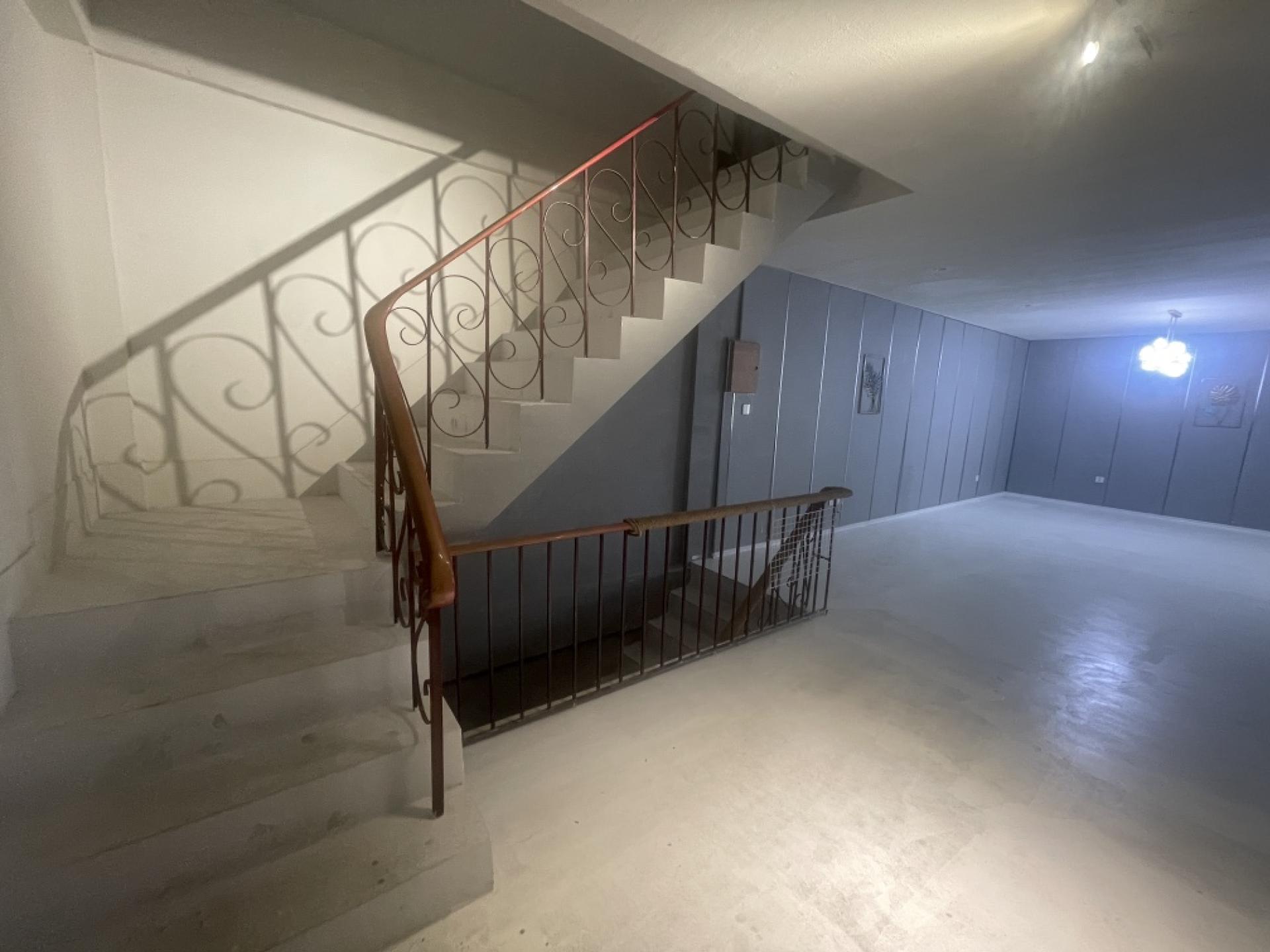 For SaleShop HouseSukhumvit, Asoke, Thonglor : Commercial building for sale Next to Sukhumvit Road
2 couples looking for 4 and a half floors, hit through near BTS Phra Khanong, good condition.