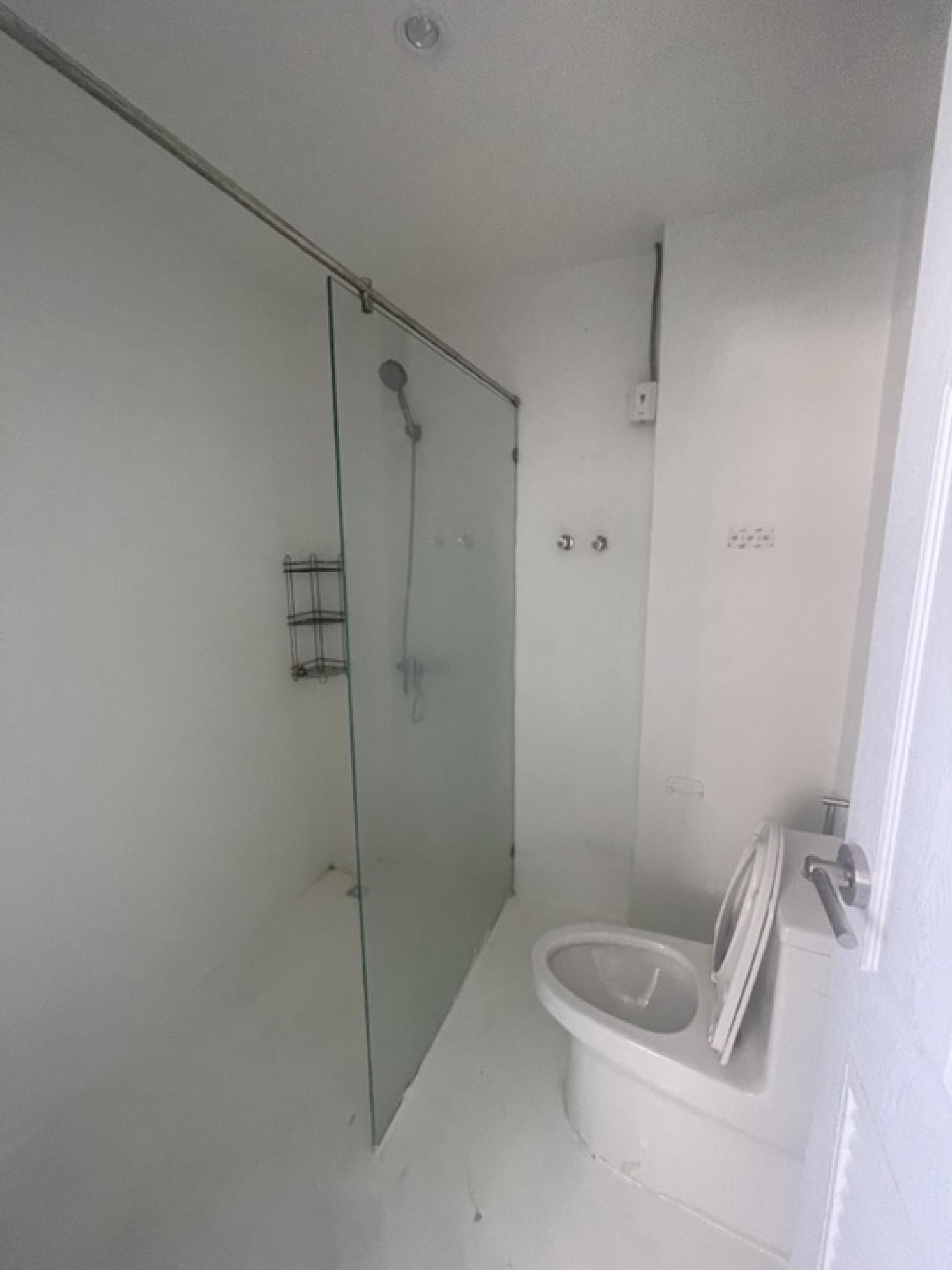 For SaleShop HouseSukhumvit, Asoke, Thonglor : Commercial building for sale Next to Sukhumvit Road
2 couples looking for 4 and a half floors, hit through near BTS Phra Khanong, good condition.