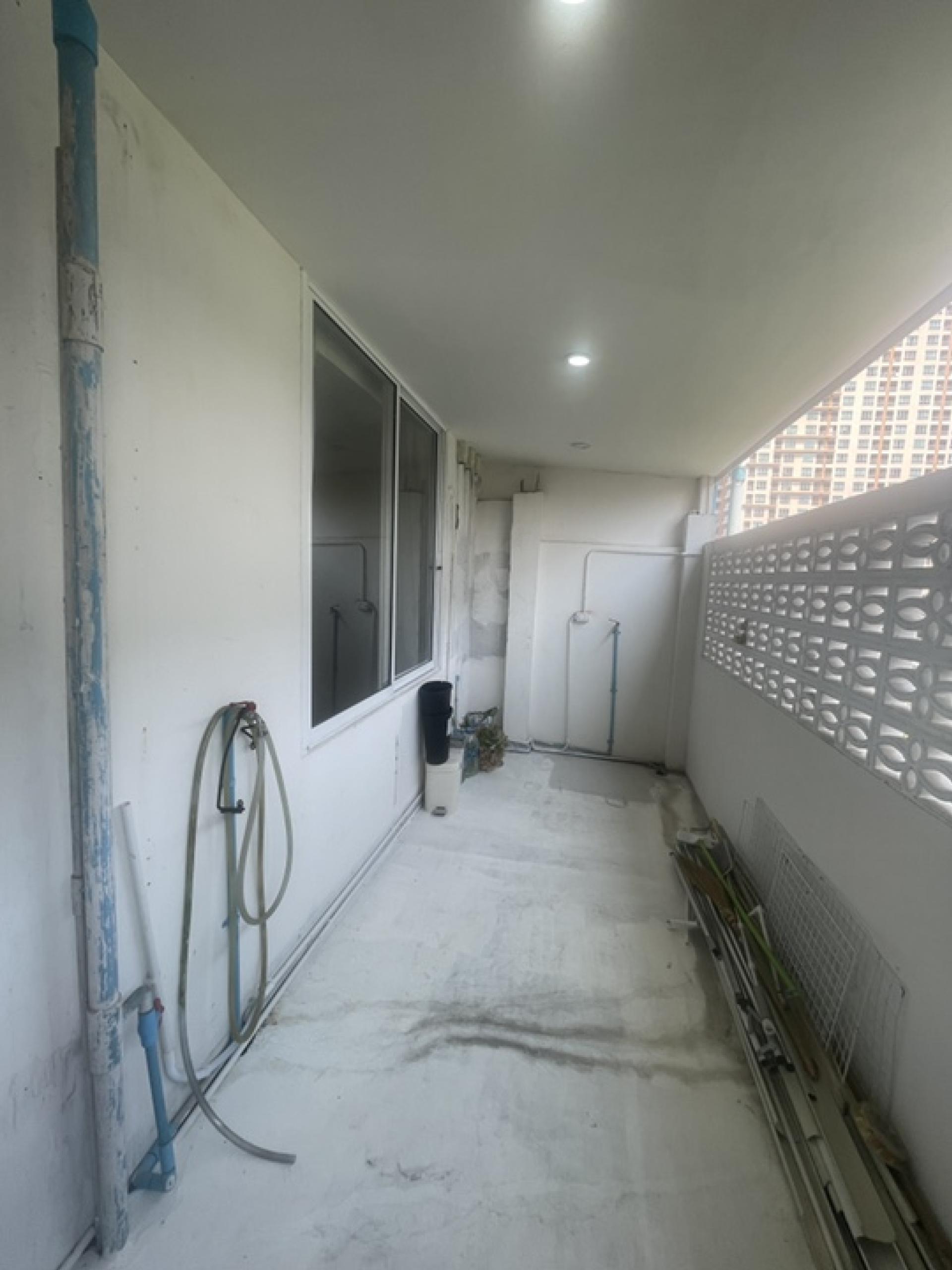 For SaleShop HouseSukhumvit, Asoke, Thonglor : Commercial building for sale Next to Sukhumvit Road
2 couples looking for 4 and a half floors, hit through near BTS Phra Khanong, good condition.