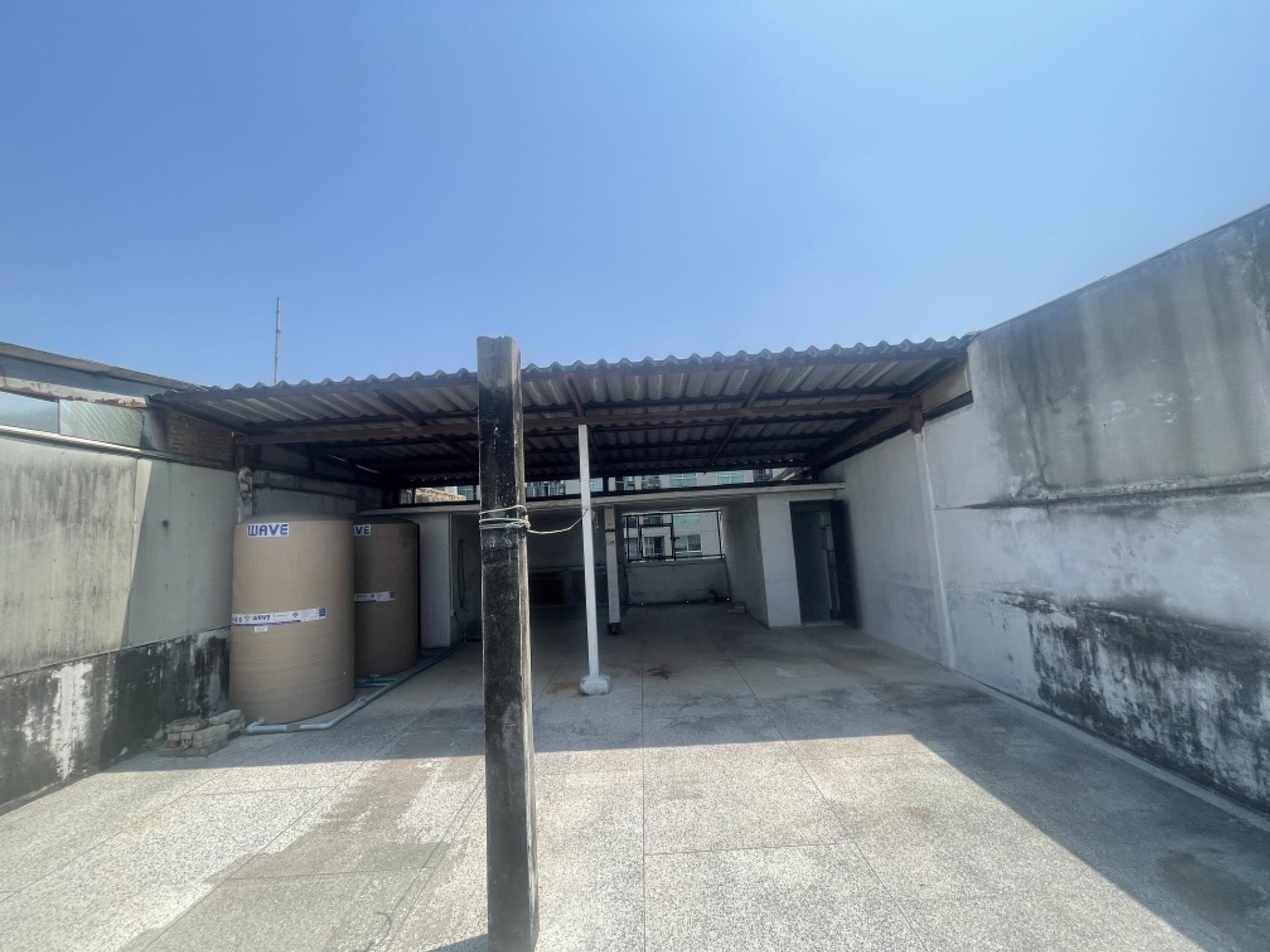 For SaleShop HouseSukhumvit, Asoke, Thonglor : Commercial building for sale Next to Sukhumvit Road
2 couples looking for 4 and a half floors, hit through near BTS Phra Khanong, good condition.