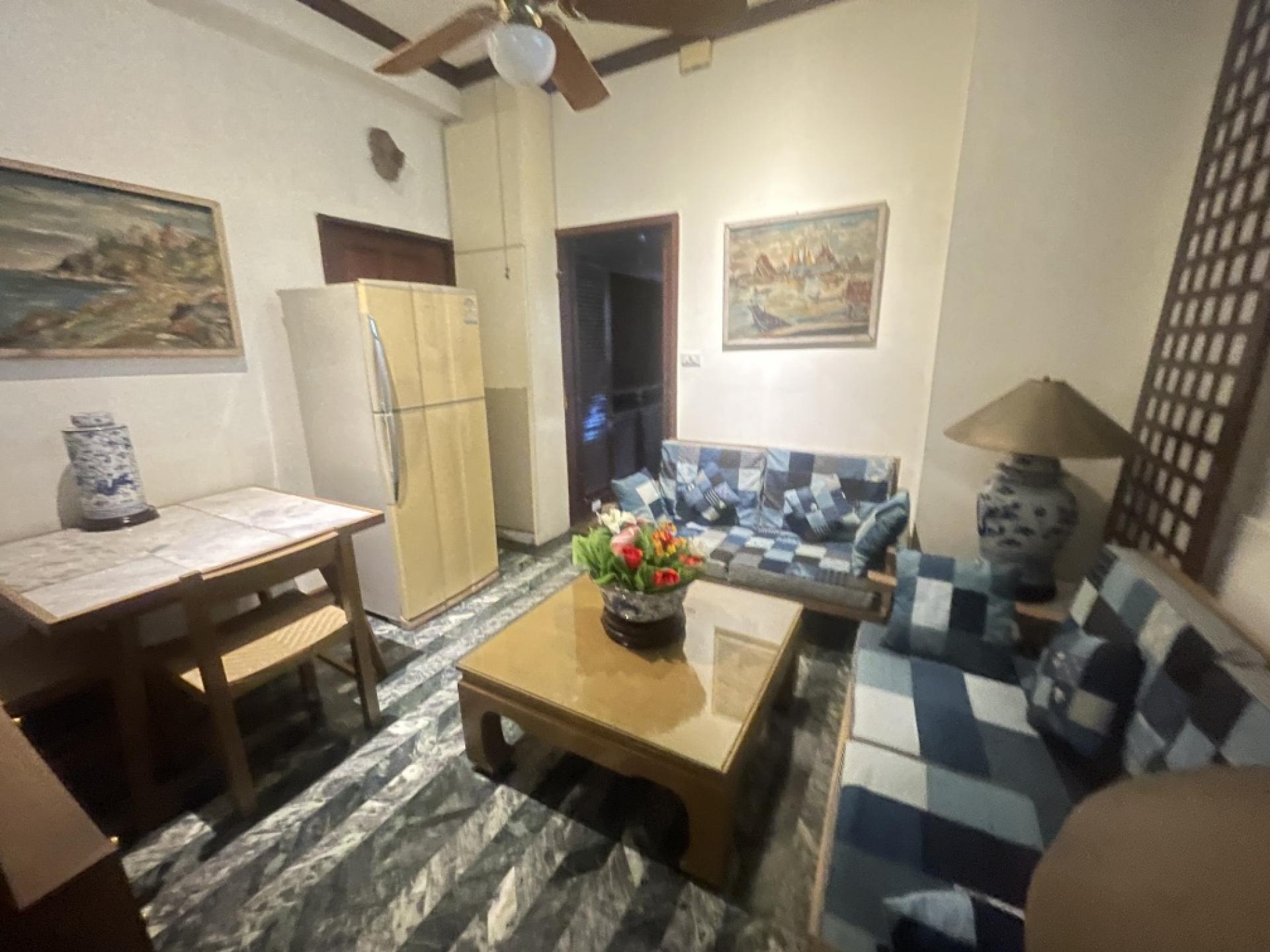 For RentCondoWitthayu, Chidlom, Langsuan, Ploenchit : Condo For Rent 30 sqm.  Ground floor
Twin beds 1baths Near BTS Chidlom 
MRT Ploenchit