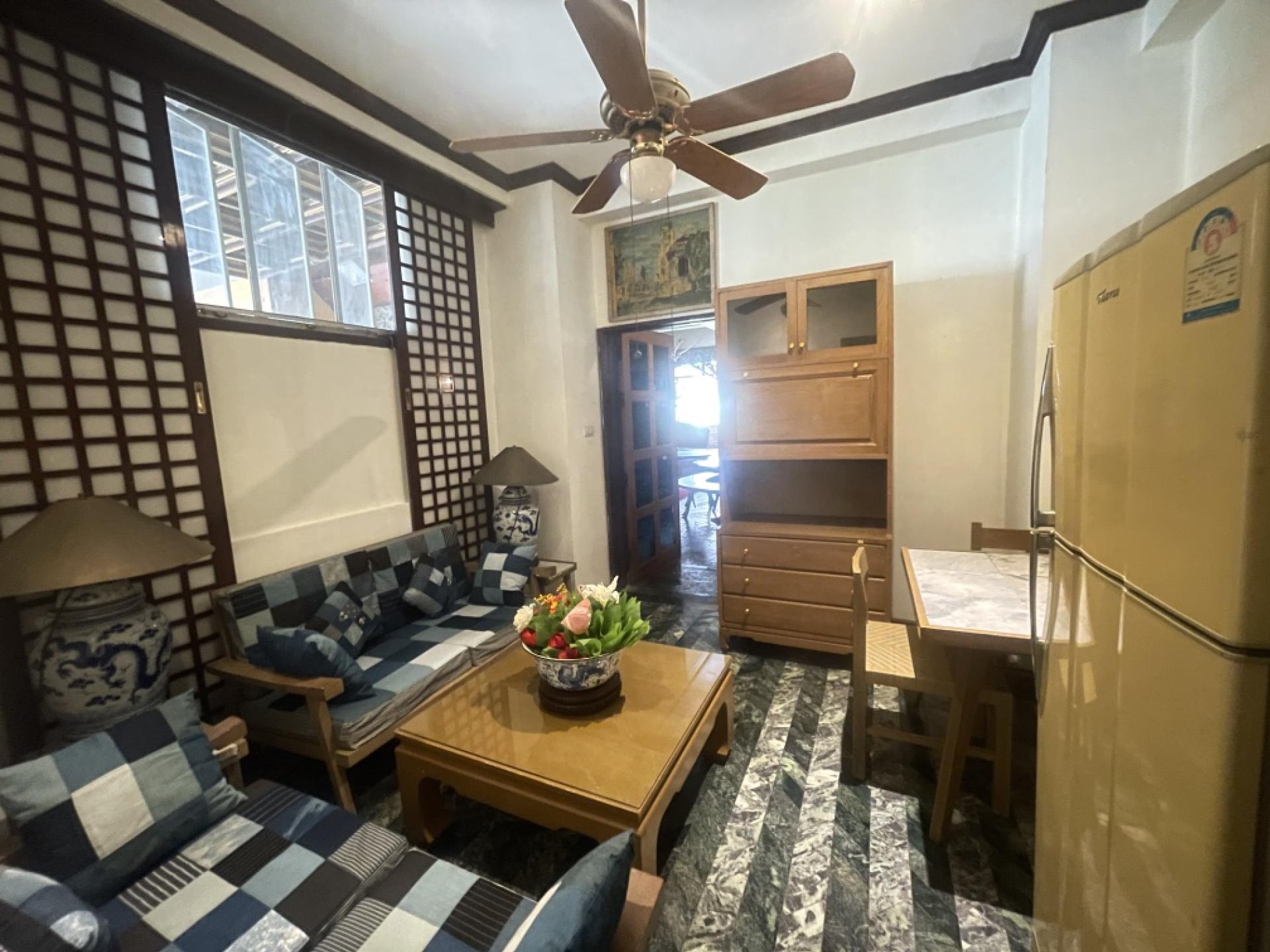 For RentCondoWitthayu, Chidlom, Langsuan, Ploenchit : Condo For Rent 30 sqm.  Ground floor
Twin beds 1baths Near BTS Chidlom 
MRT Ploenchit