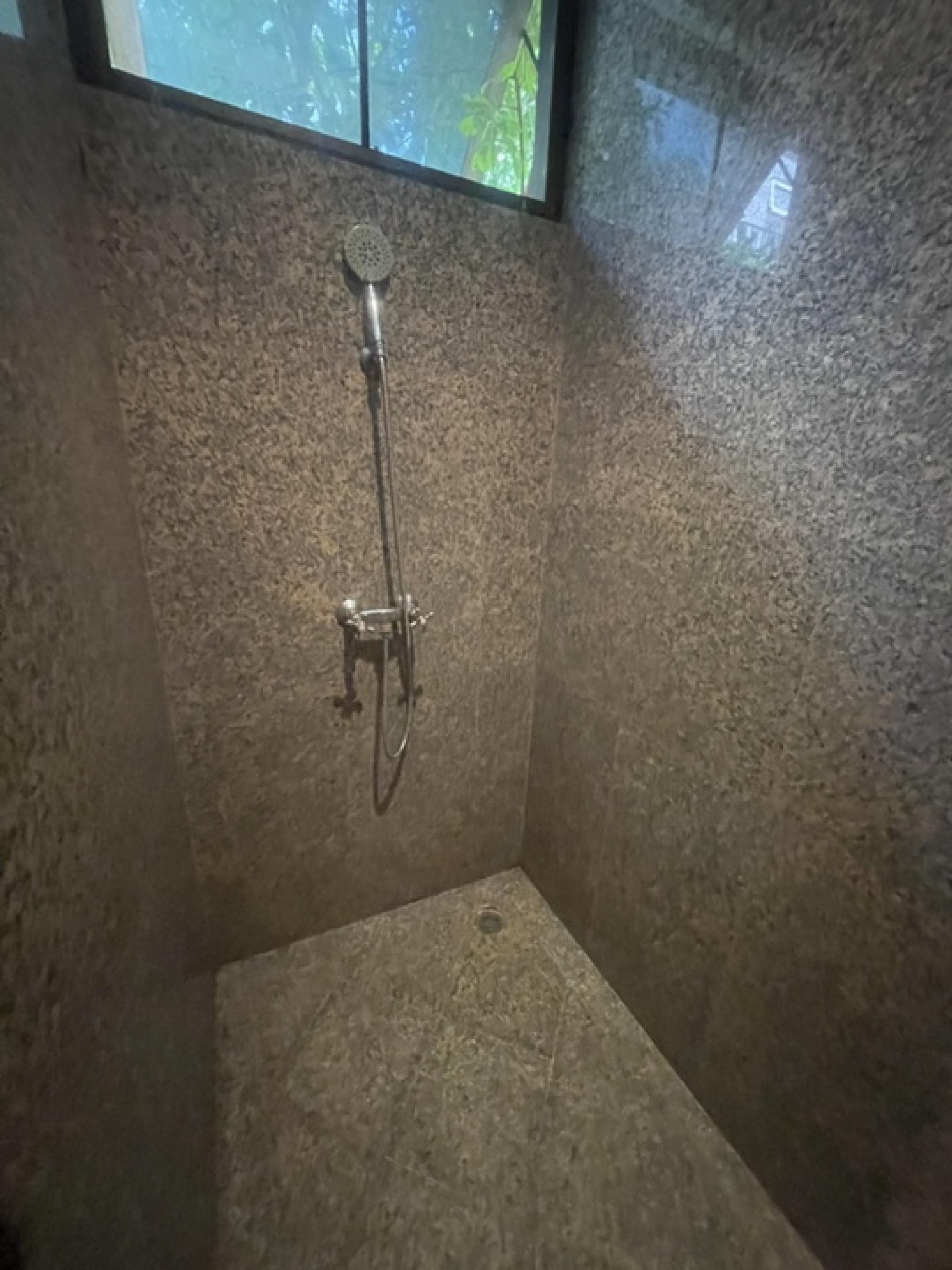 For RentCondoWitthayu, Chidlom, Langsuan, Ploenchit : Condo For Rent 30 sqm.  Ground floor
Twin beds 1baths Near BTS Chidlom 
MRT Ploenchit