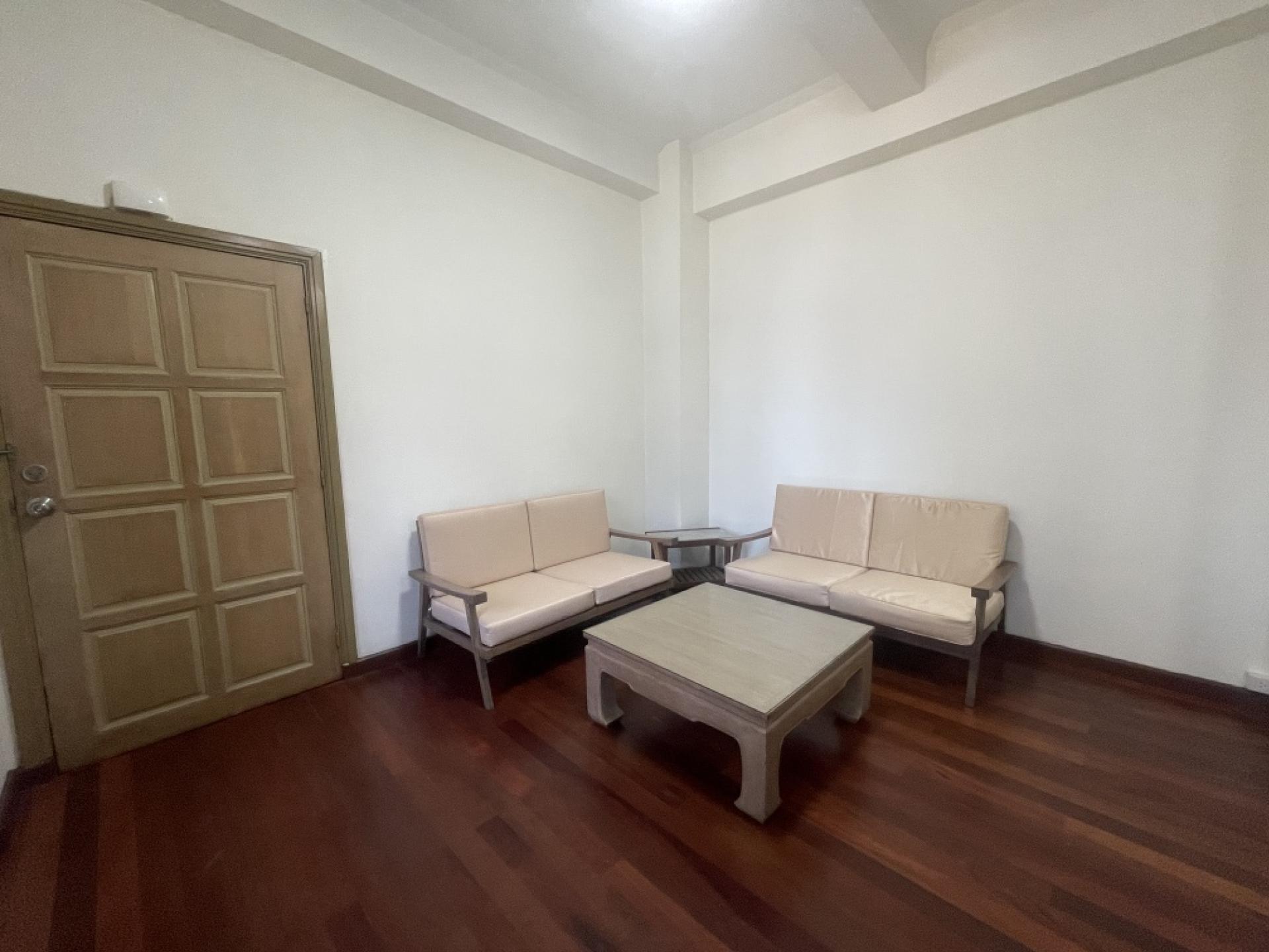 For RentCondoWitthayu, Chidlom, Langsuan, Ploenchit : Condo for rent, Lang Suan location, 70 sq m., 1 bedroom, 1 bathroom, 7th floor, near BTS Chidlom, MRT Lumpini, good condition, ready to move in, pets friendly.