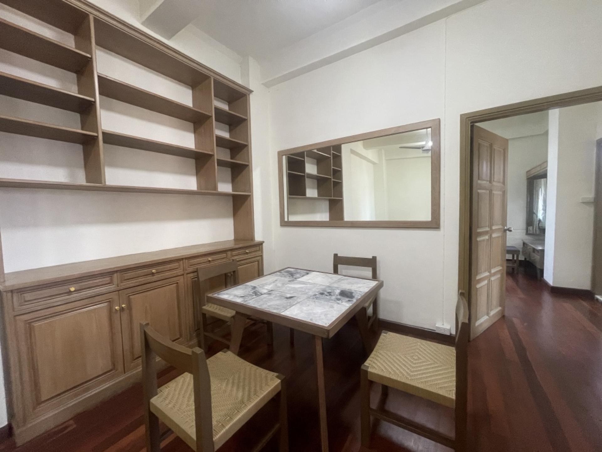 For RentCondoWitthayu, Chidlom, Langsuan, Ploenchit : Condo for rent, Lang Suan location, 70 sq m., 1 bedroom, 1 bathroom, 7th floor, near BTS Chidlom, MRT Lumpini, good condition, ready to move in, pets friendly.