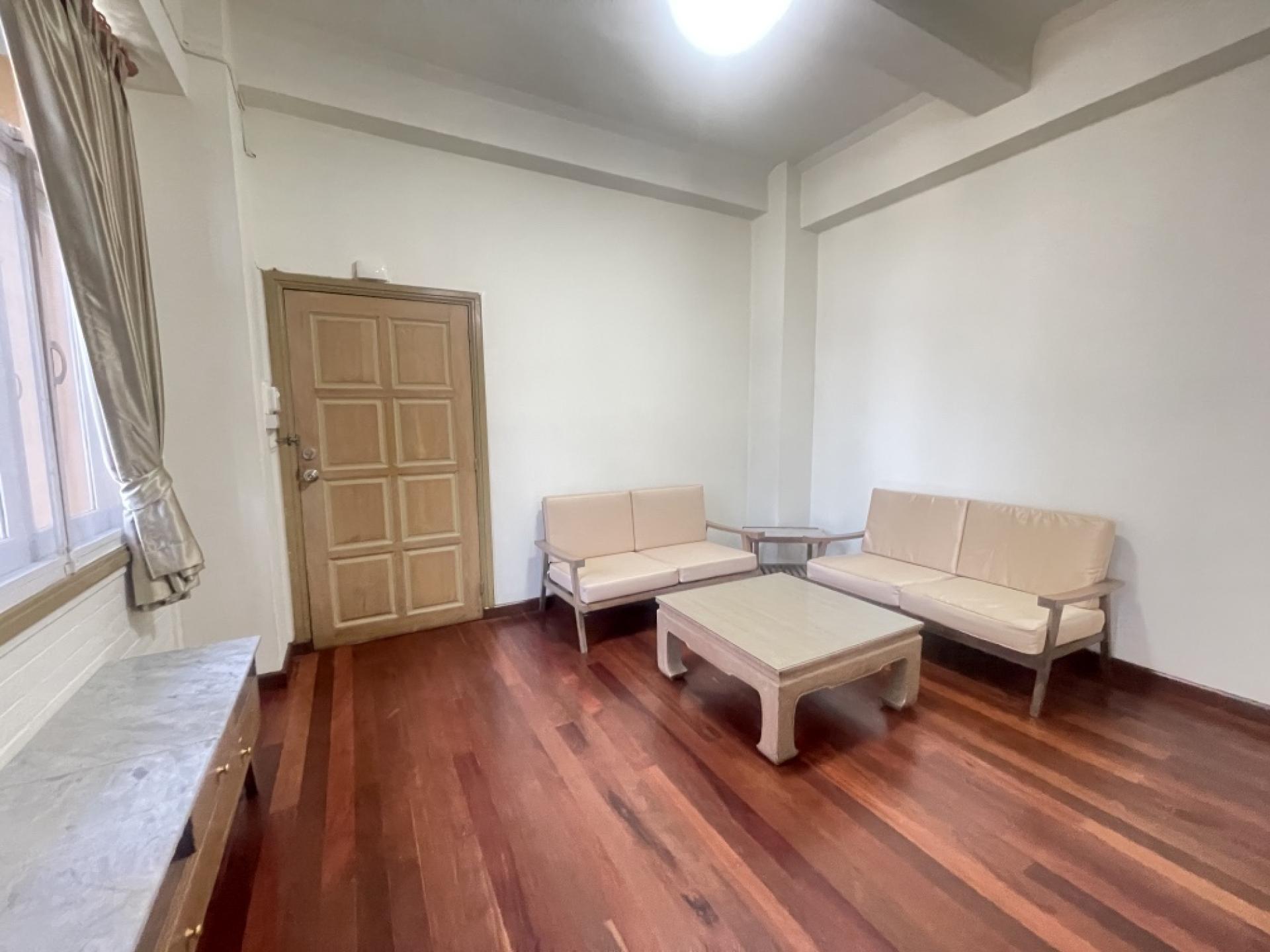 For RentCondoWitthayu, Chidlom, Langsuan, Ploenchit : Condo for rent, Lang Suan location, 70 sq m., 1 bedroom, 1 bathroom, 7th floor, near BTS Chidlom, MRT Lumpini, good condition, ready to move in, pets friendly.