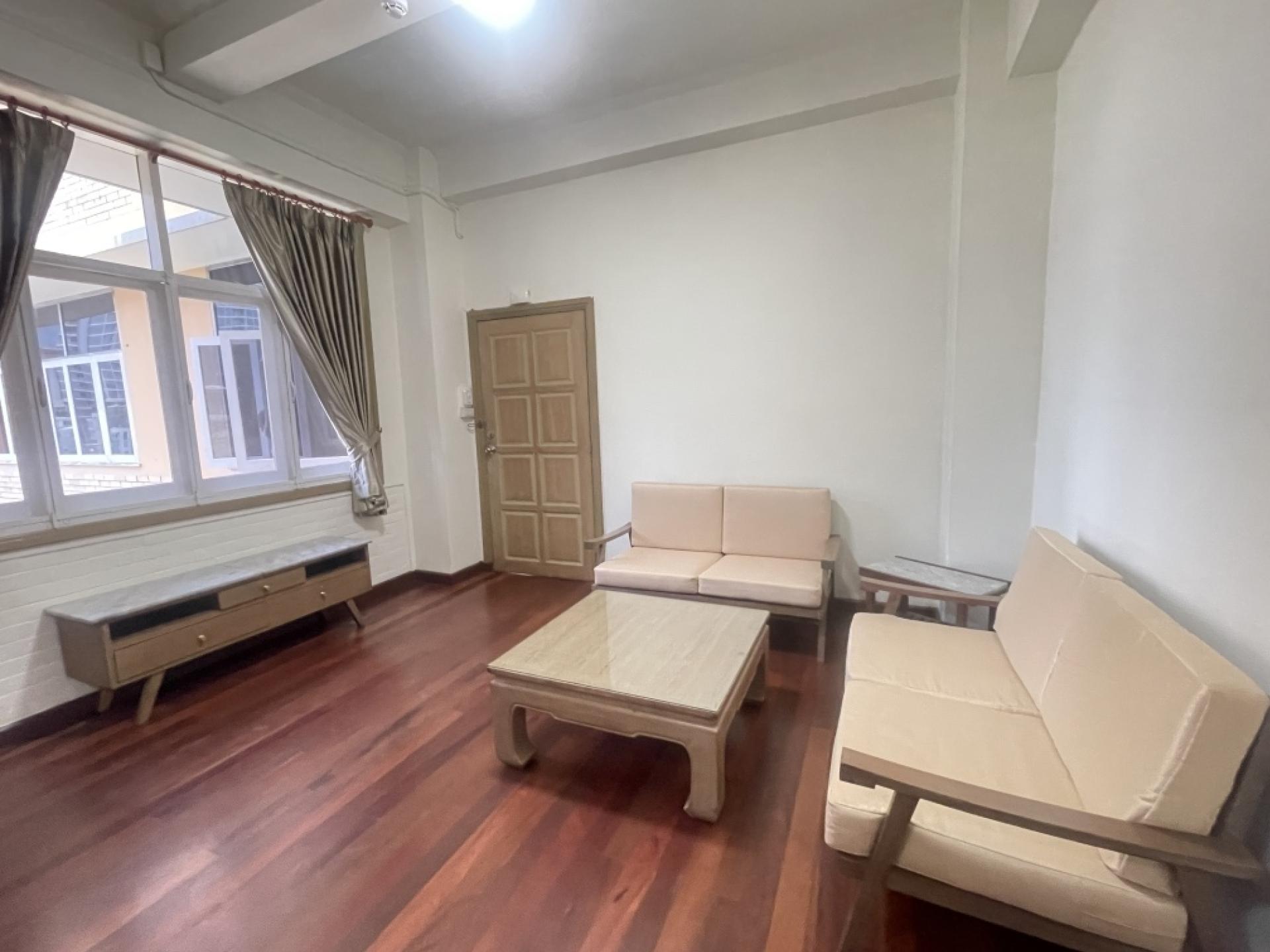 For RentCondoWitthayu, Chidlom, Langsuan, Ploenchit : Condo for rent, Lang Suan location, 70 sq m., 1 bedroom, 1 bathroom, 7th floor, near BTS Chidlom, MRT Lumpini, good condition, ready to move in, pets friendly.