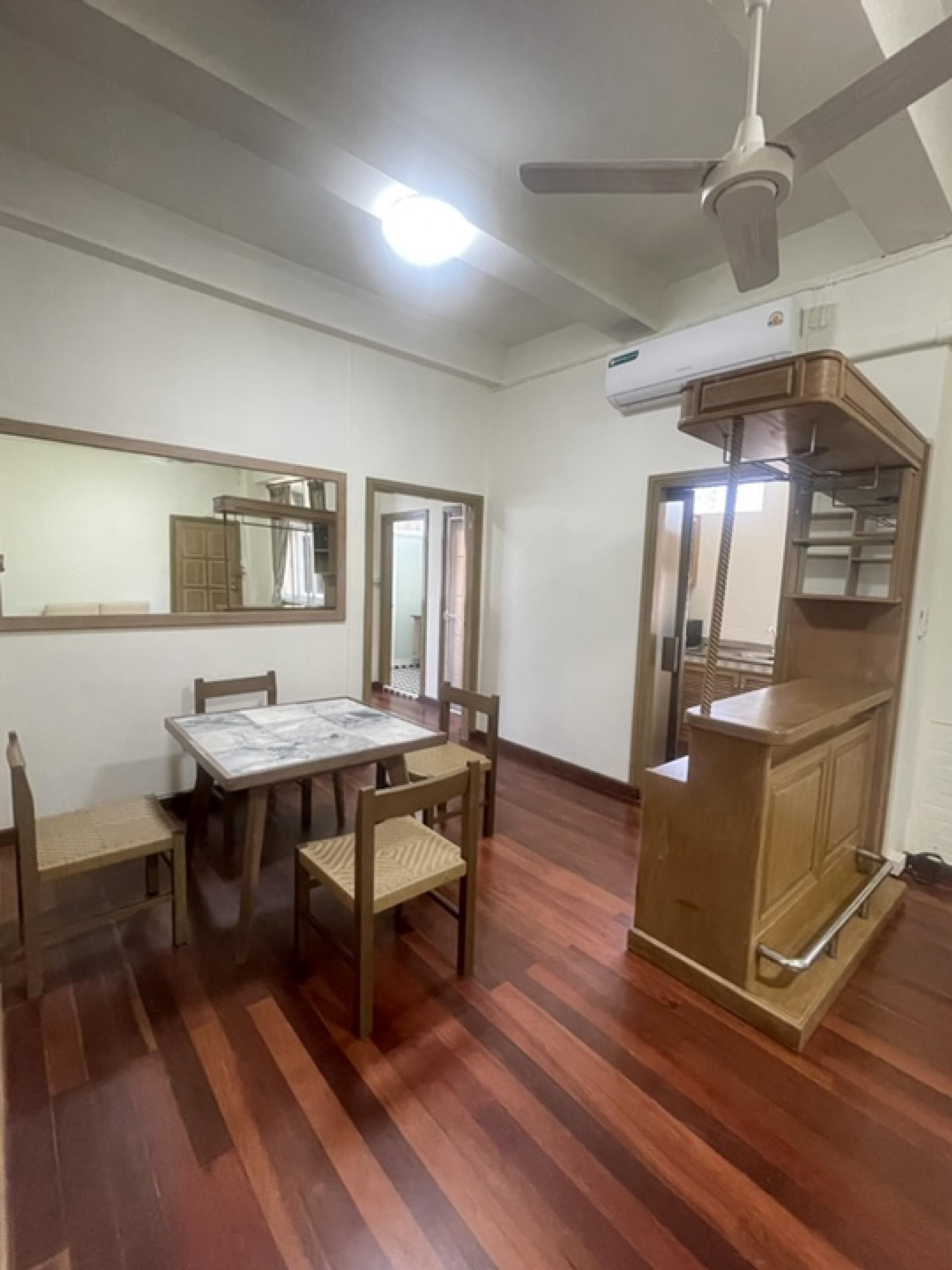 For RentCondoWitthayu, Chidlom, Langsuan, Ploenchit : Condo for rent, Lang Suan location, 70 sq m., 1 bedroom, 1 bathroom, 7th floor, near BTS Chidlom, MRT Lumpini, good condition, ready to move in, pets friendly.