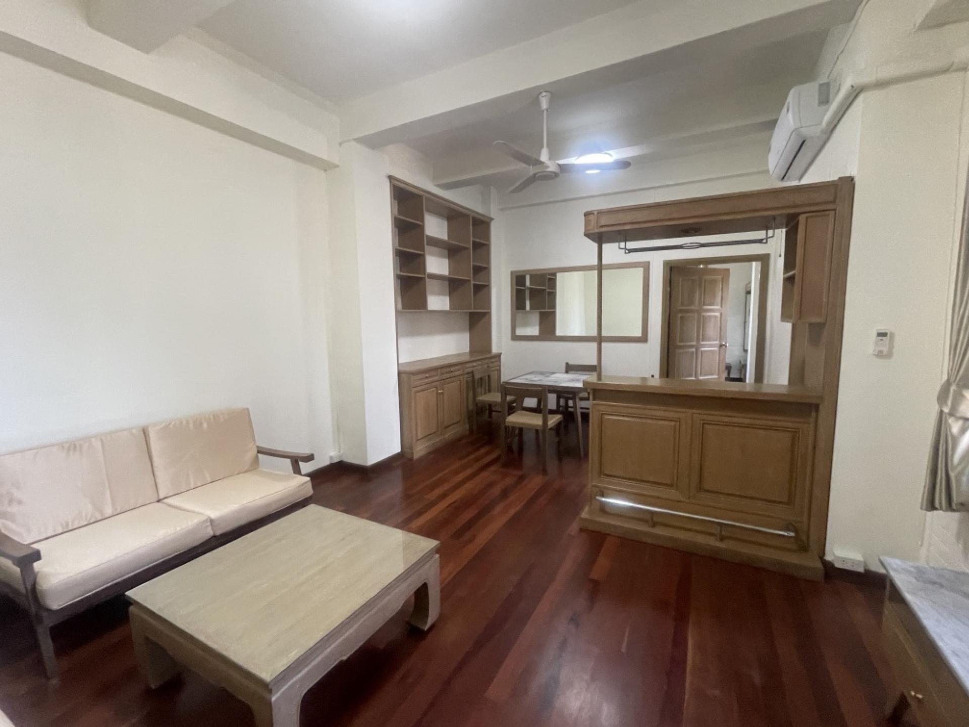 For RentCondoWitthayu, Chidlom, Langsuan, Ploenchit : Condo for rent, Lang Suan location, 70 sq m., 1 bedroom, 1 bathroom, 7th floor, near BTS Chidlom, MRT Lumpini, good condition, ready to move in, pets friendly.