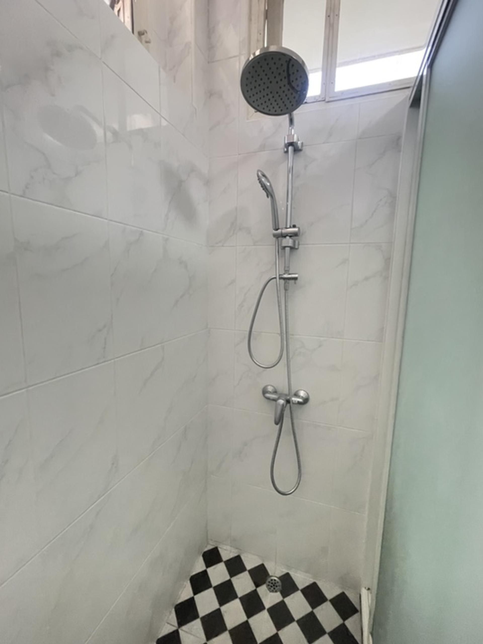 For RentCondoWitthayu, Chidlom, Langsuan, Ploenchit : Condo for rent, Lang Suan location, 70 sq m., 1 bedroom, 1 bathroom, 7th floor, near BTS Chidlom, MRT Lumpini, good condition, ready to move in, pets friendly.
