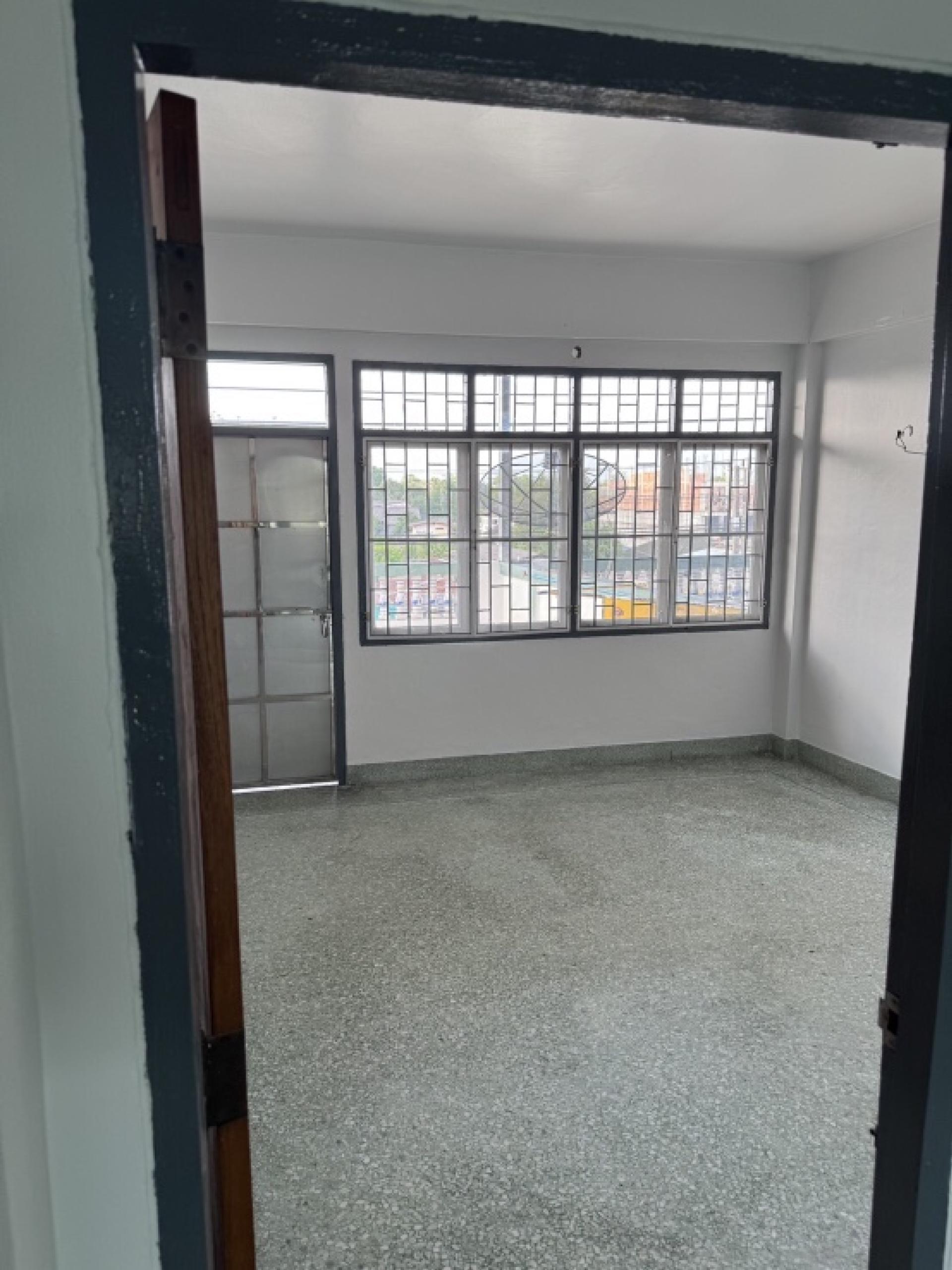 For RentHouseNakhon Si Thammarat : Shophouse for rent, 3 and a half floors, 3 bedrooms, 2 bathrooms, next to Inter Express Ligistic.