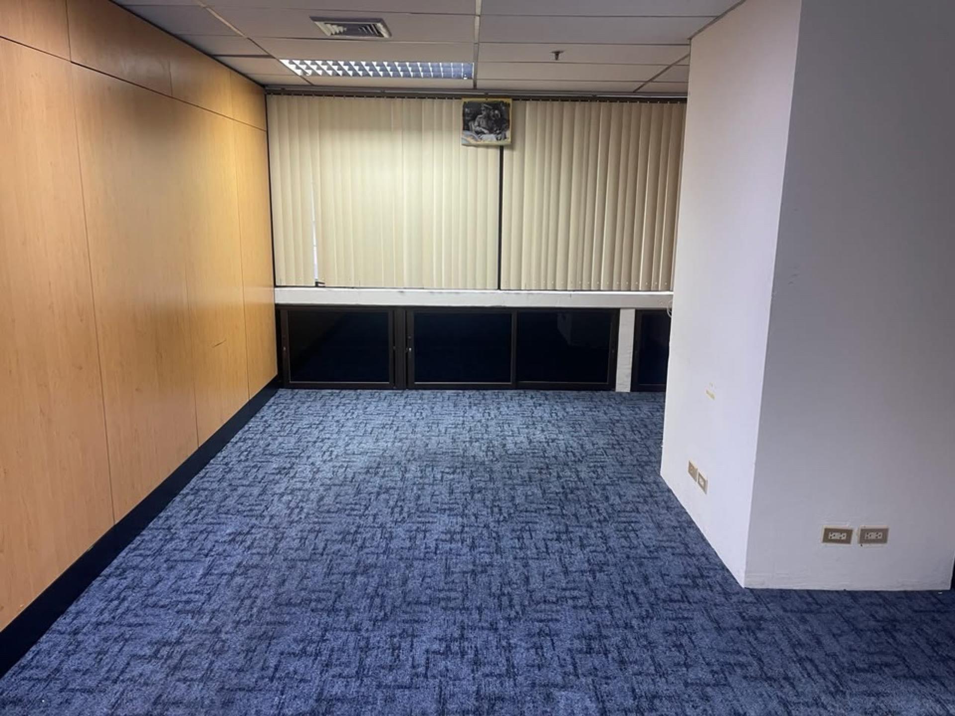 For RentOfficeSukhumvit, Asoke, Thonglor : Office for rent, 269 sq m., 14th floor. 
Area near BTS Asoke intersection, MRT Sukhumvit