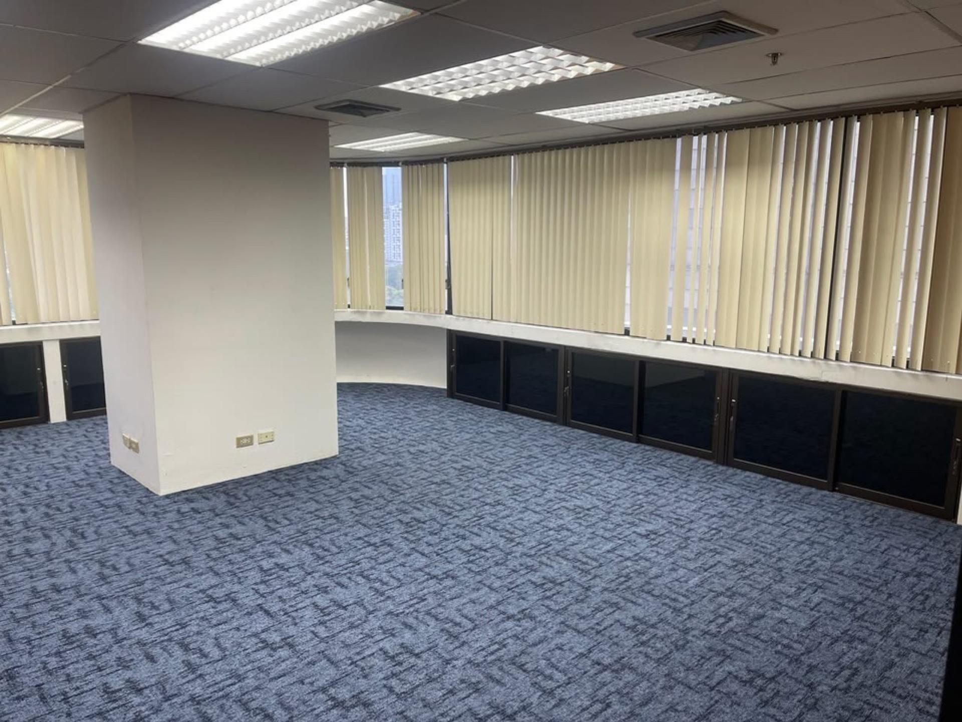 For RentOfficeSukhumvit, Asoke, Thonglor : Office for rent, 269 sq m., 14th floor. 
Area near BTS Asoke intersection, MRT Sukhumvit