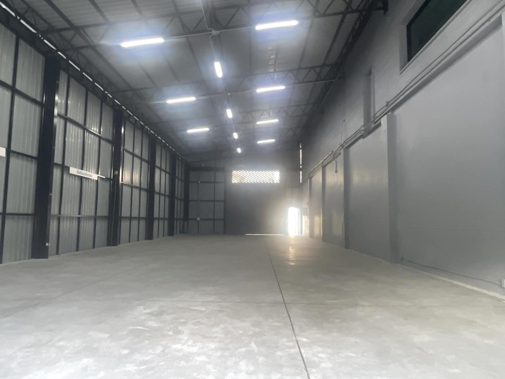 For RentWarehouseRama3 (Riverside),Satupadit : Warehouse on ground for rent, location Rama 3, 285 sqm.