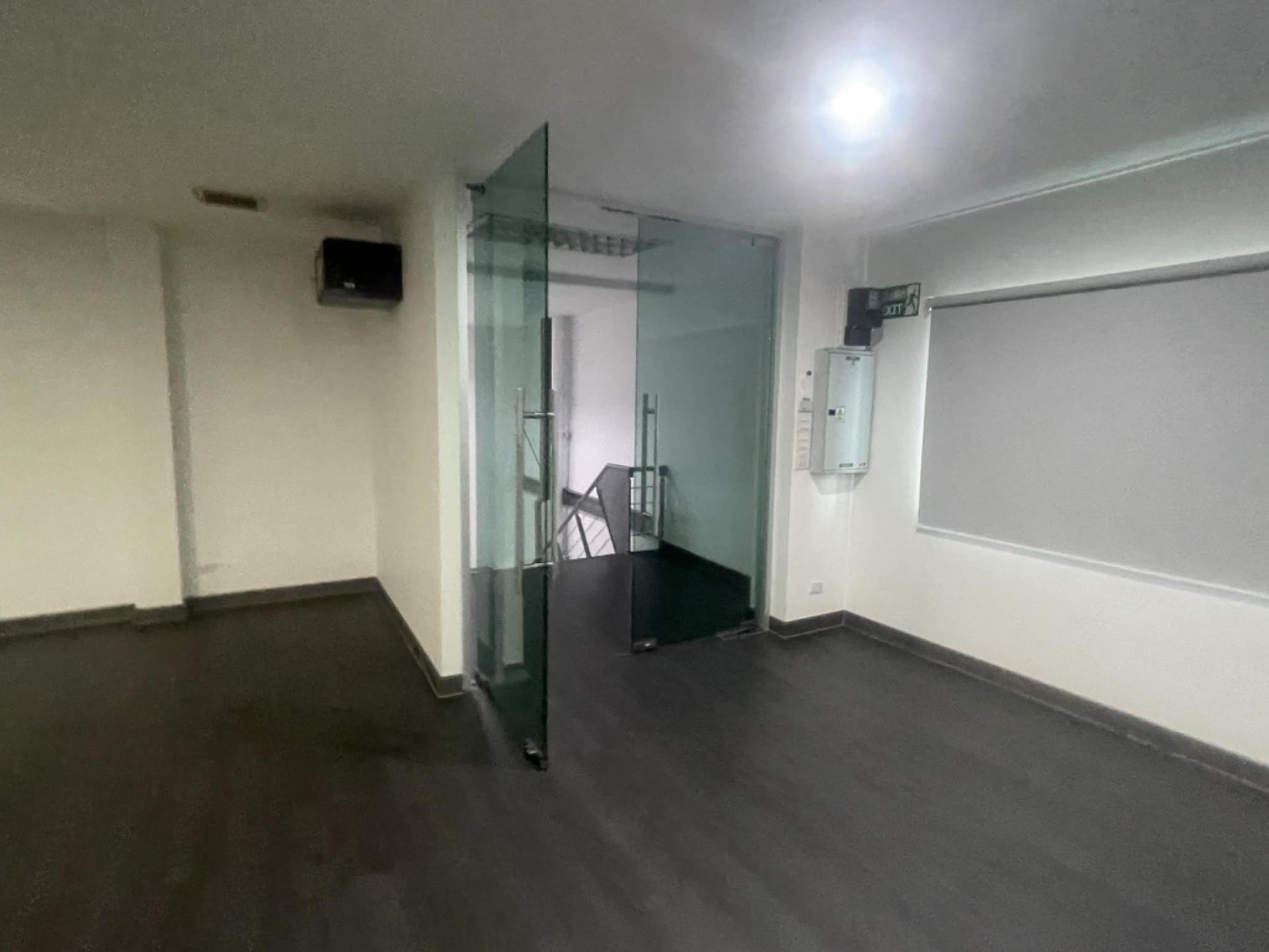 ให้เช่าสำนักงานพระราม 3 สาธุประดิษฐ์ : ให้เช่าสำนักงานชั้น2 340ตรม. ไม่มีเฟอร์นิเจอร์ ทำเล พระราม3