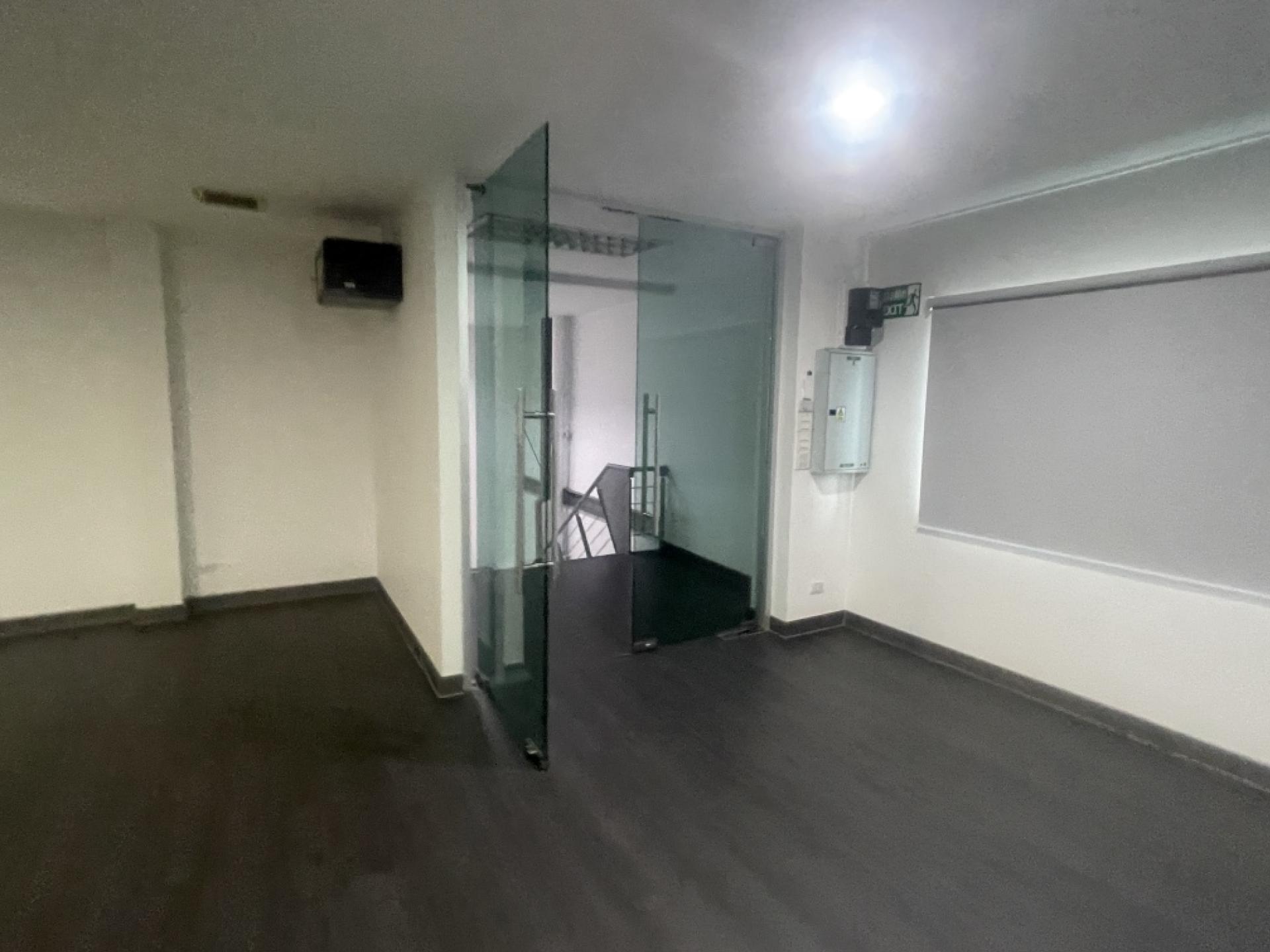 ให้เช่าสำนักงานพระราม 3 สาธุประดิษฐ์ : ให้เช่าสำนักงานชั้น2 340ตรม. ไม่มีเฟอร์นิเจอร์ ทำเล พระราม3