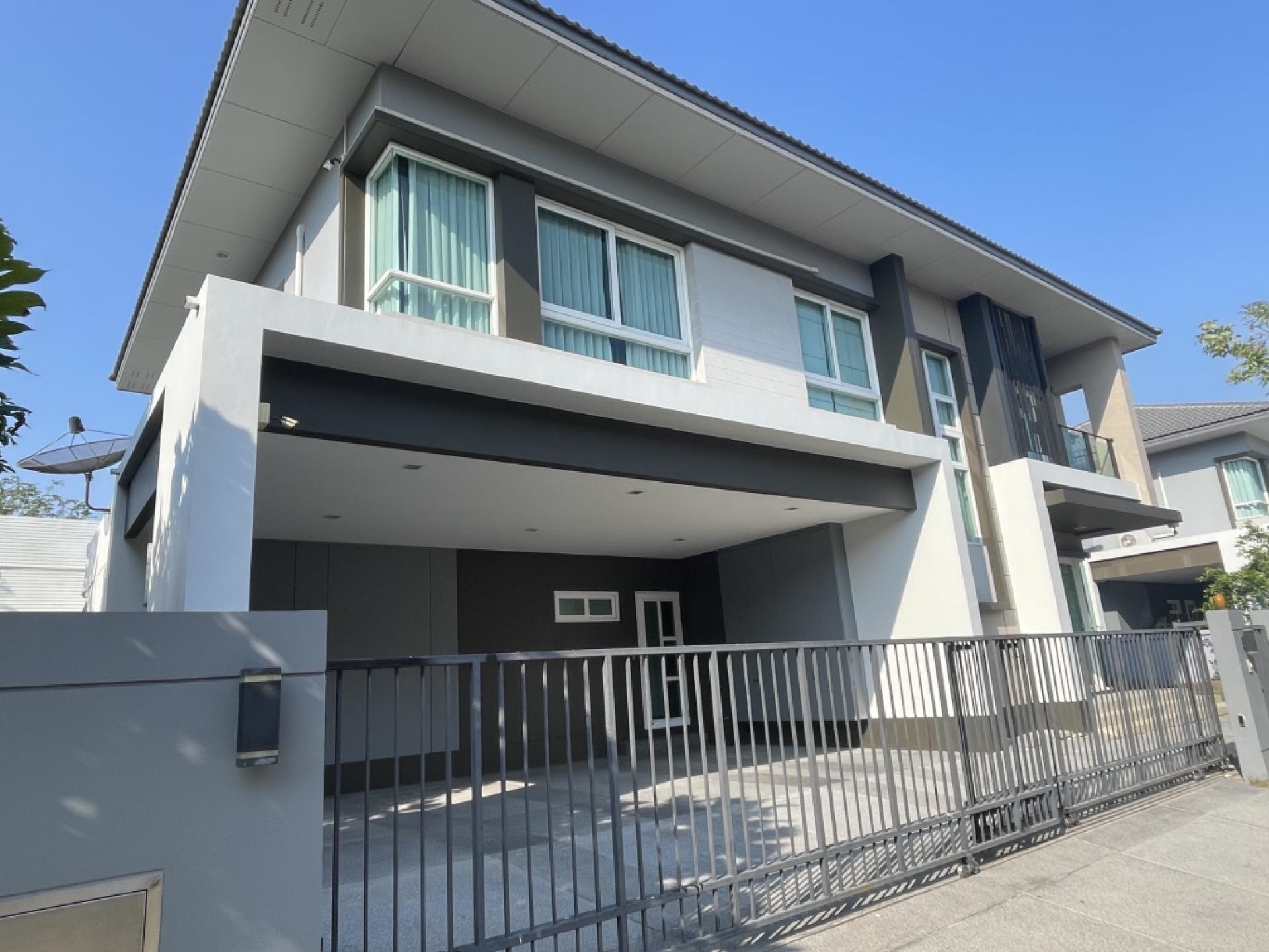 ขายบ้านบางนา แบริ่ง ลาซาล : ขายบ้านเดี่ยวหรู โครงการลัดดารมย์ บางนา