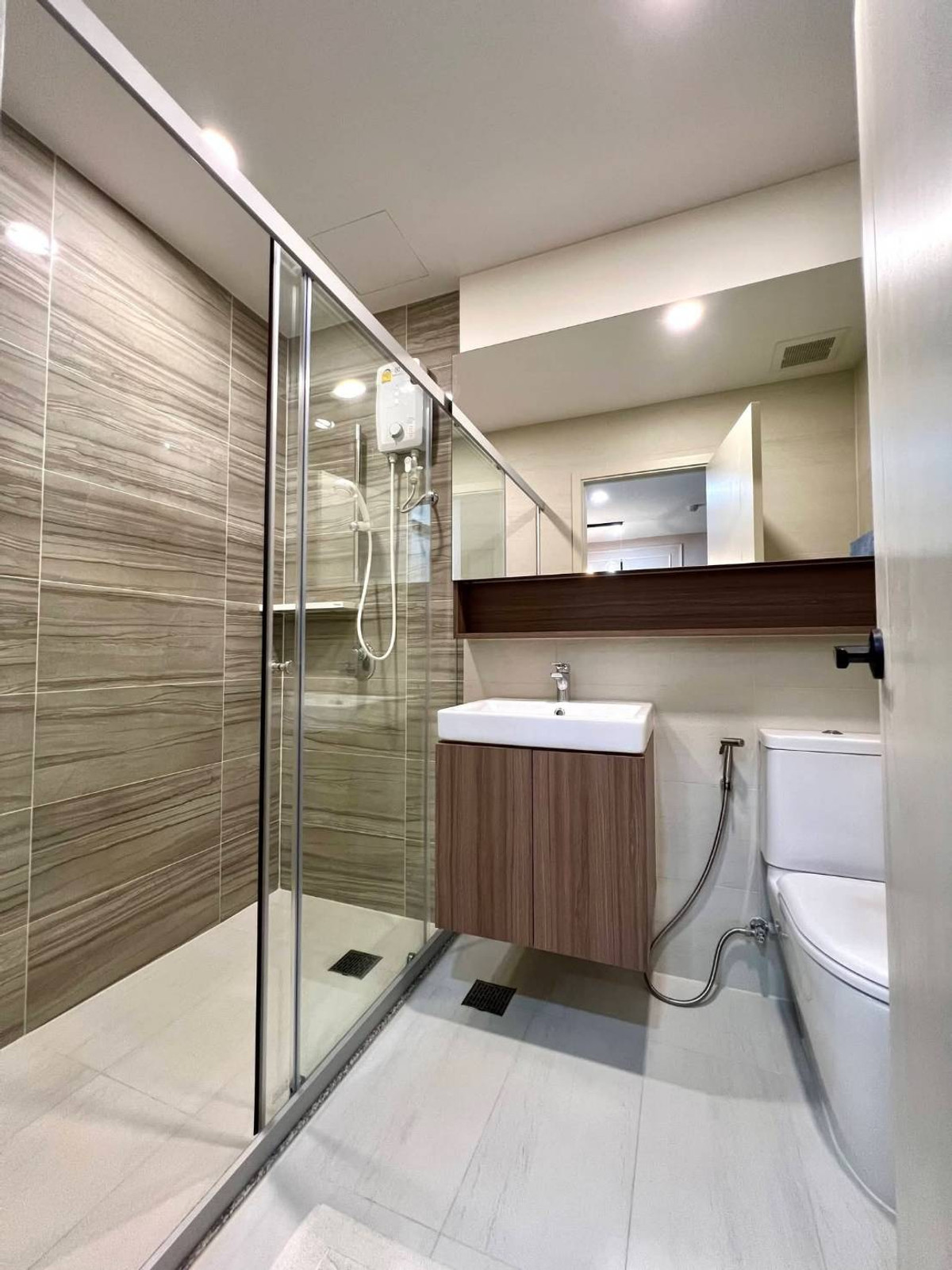 For RentCondoRamkhamhaeng, Hua Mak : For Rent 🔥 Supalai Veranda Ramkhamhaeng 🔥 2 Bedrooms, 2 Bathrooms, Fully Furnished and Equipped with Appliances. Near MRT Orange Line.