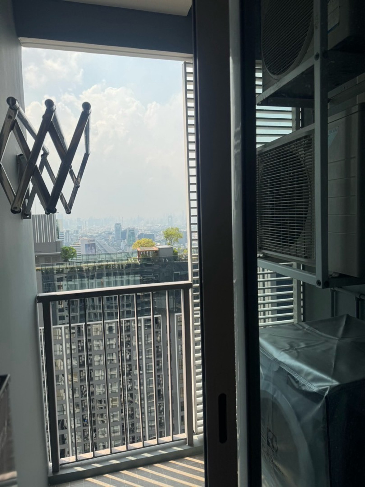 ให้เช่าคอนโดลาดพร้าว เซ็นทรัลลาดพร้าว : ให้เช่า The Saint Residences ☎️ 0912322009