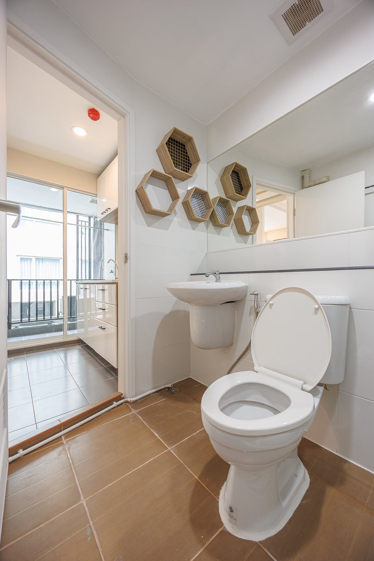 ขายคอนโดอ่อนนุช อุดมสุข : ขายคอนโด : Regent Home Sukhumvit 97/1 แบบห้องกว้าง (Rare item) (BTS บางจาก) (Rt-01)