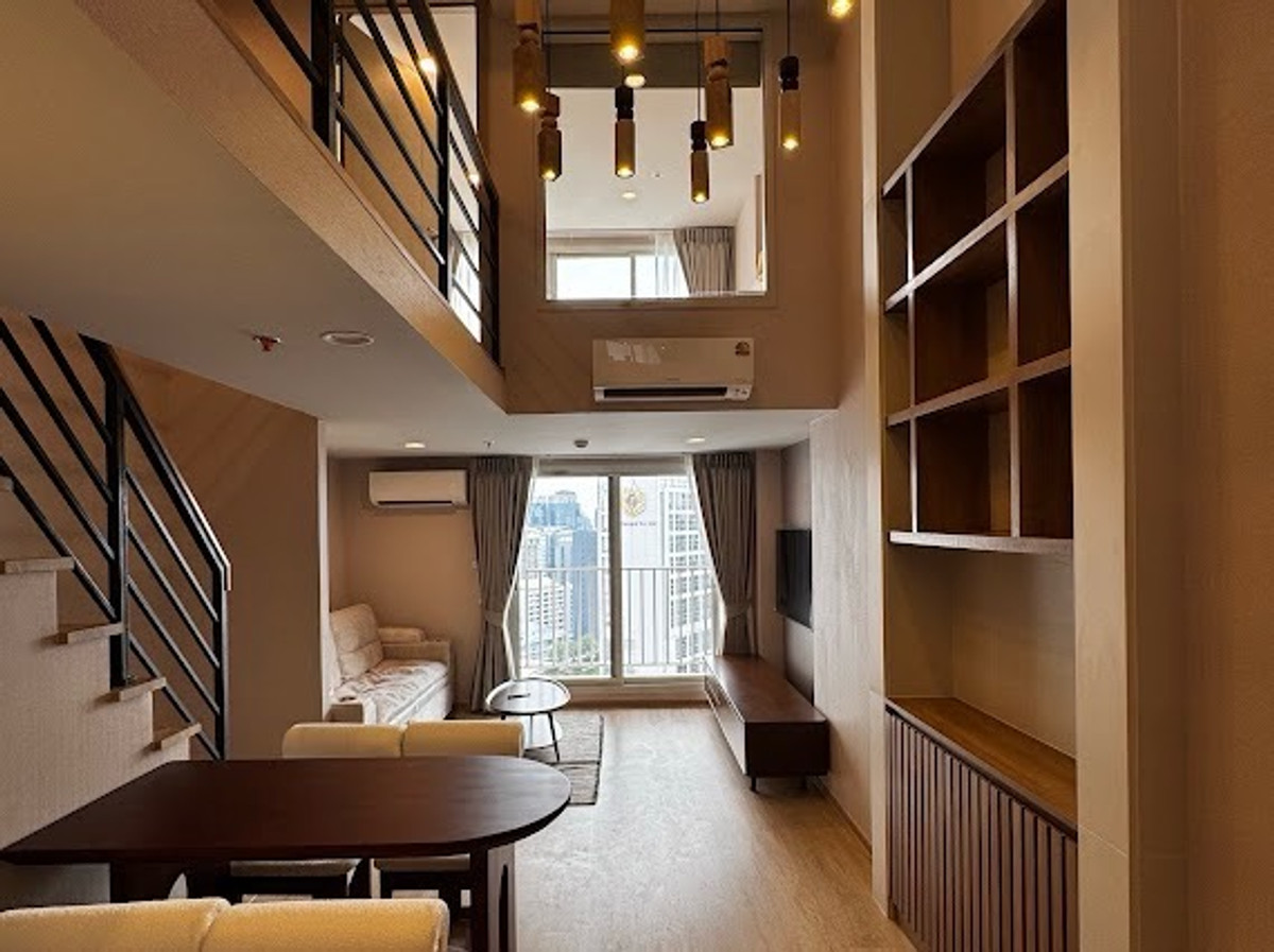 For RentCondoSiam Paragon ,Chulalongkorn,Samyan : New ✨ Culture Chula Modern Loft : 2 Bedroom, 1 Bathroom | 57 sq.m. | High Floor, Unblocked Lumpini Park View Only 52,000 per month 🏡🌳