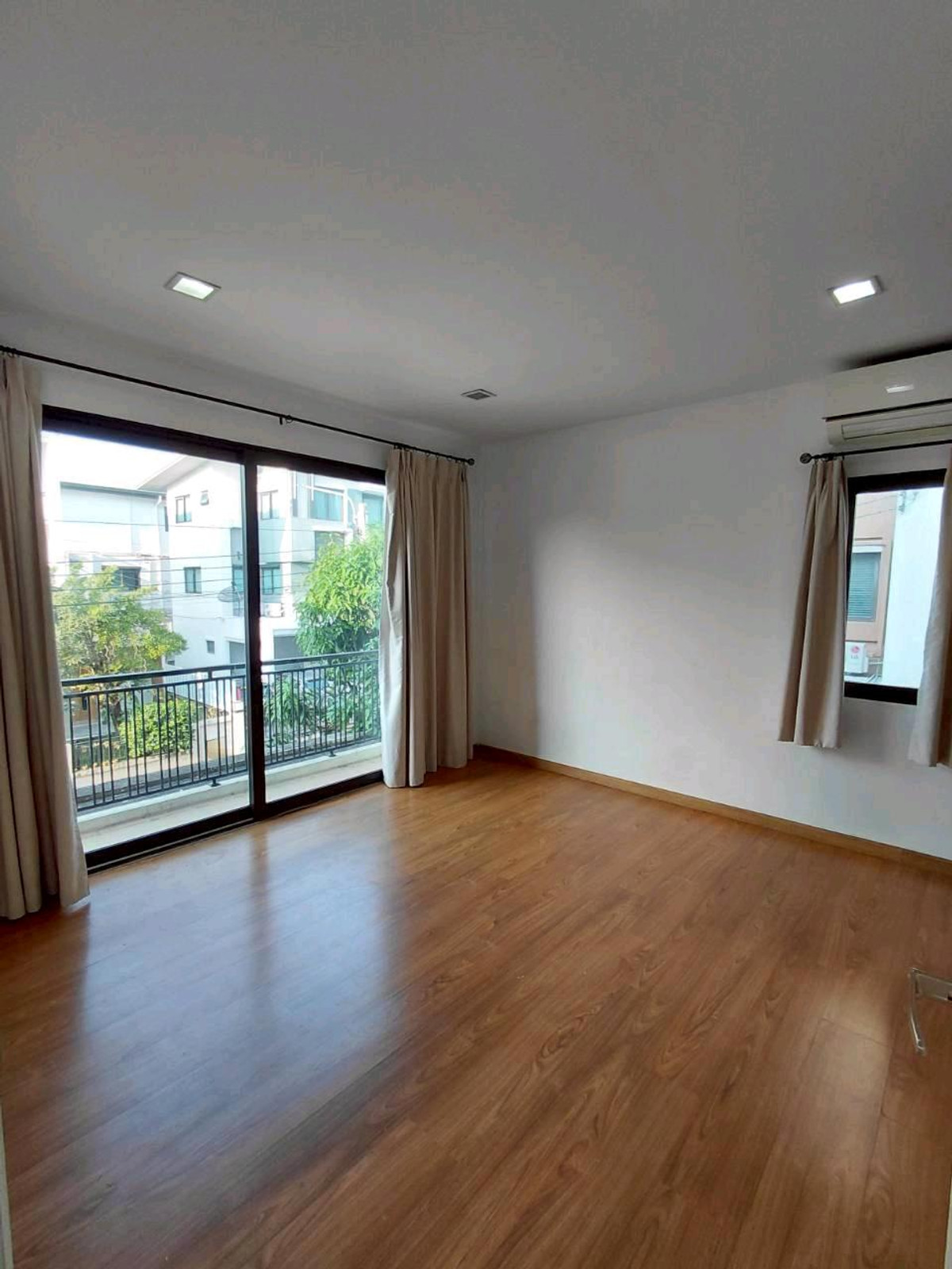 ให้เช่าบ้านนวมินทร์ รามอินทรา : 🏡 ให้เช่า โกลเด้นท์ เพรสทีช สุขาภิบาล5 พร้อมเข้าอยู่