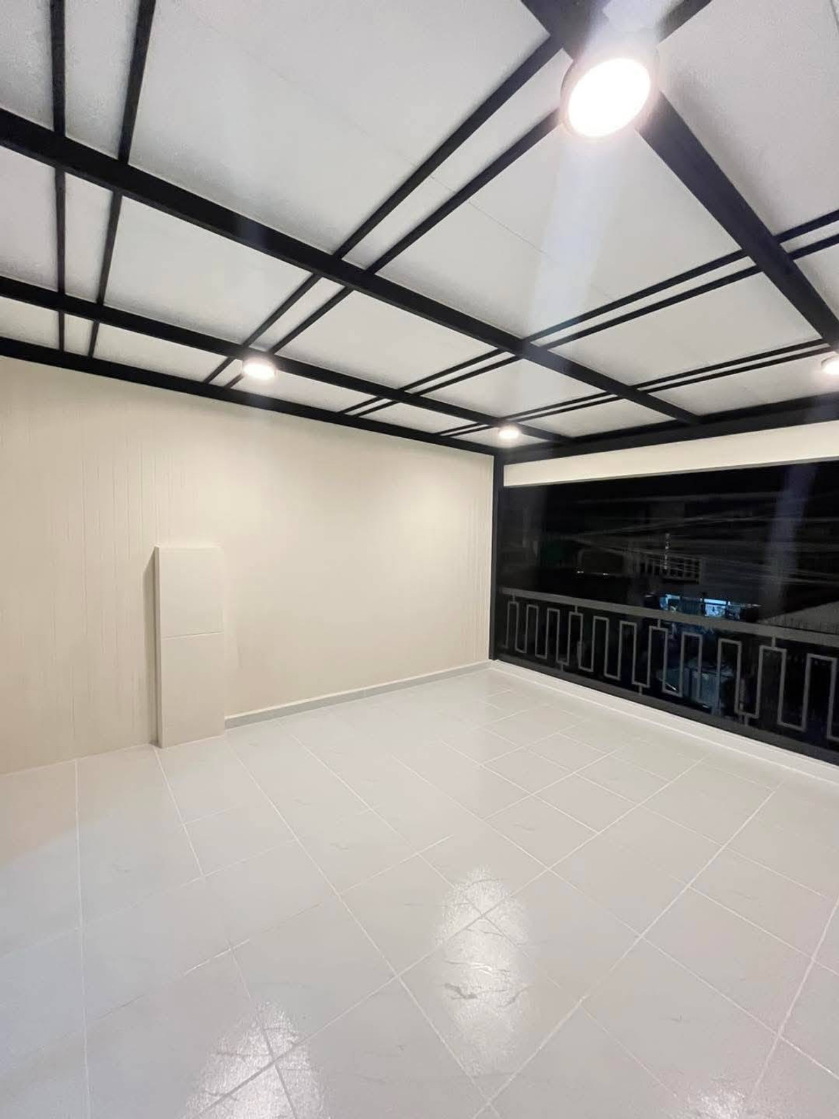 ขายทาวน์โฮมนนทบุรี บางใหญ่ บางบัวทอง : ขายทาวน์เฮาส์พระปิ่น 3 บางใหญ่ 17 ตร.ว. 3 นอน แต่งใหม่มีระเบียง ฟรีเฟอร์ฯ ฟรีโอน