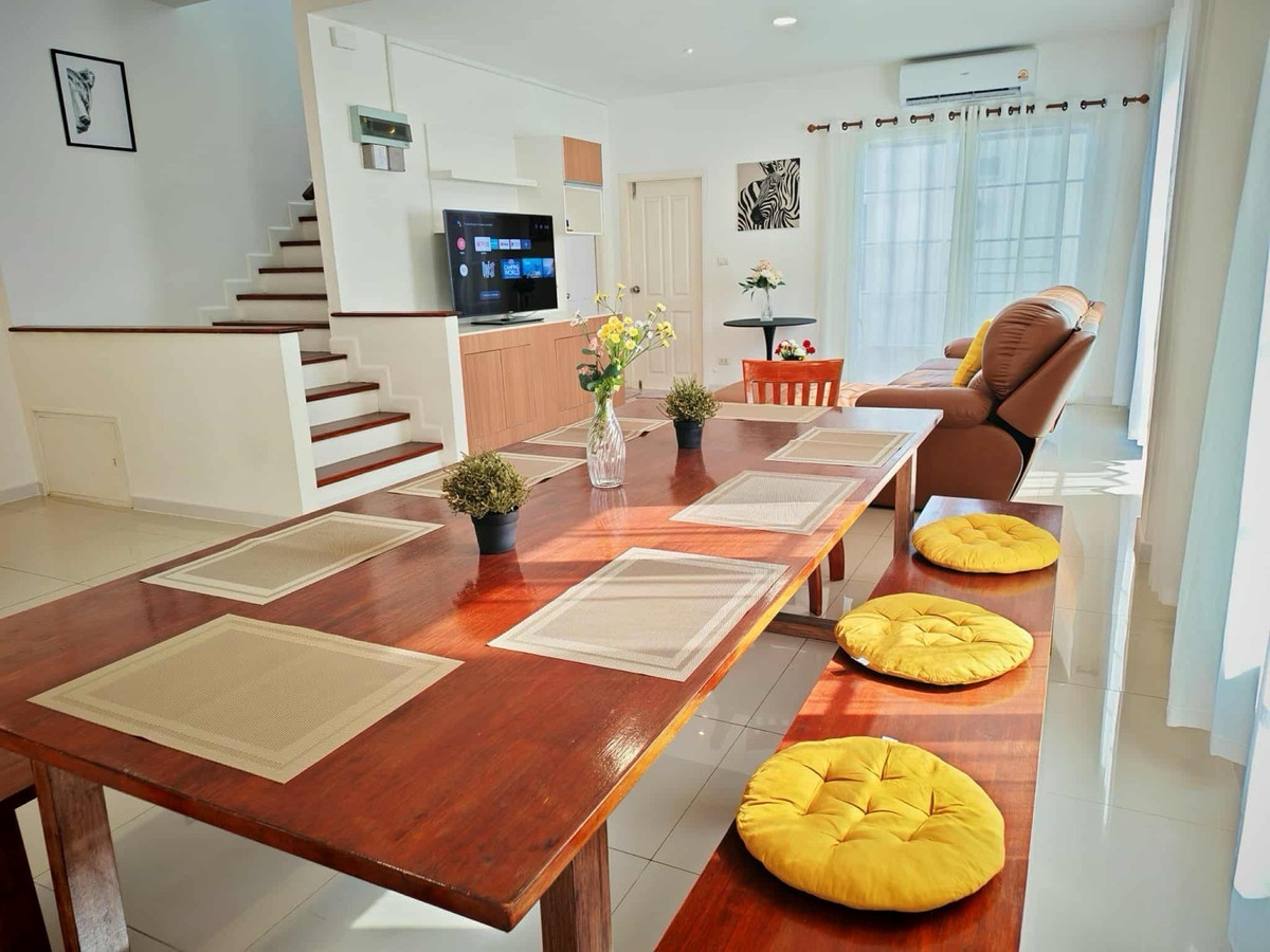 ให้เช่าบ้านท่าพระ ตลาดพลู วุฒากาศ : 🏡 ปล่อยเช่า Townhouse รีโนเวทใหม่ ใจกลางสาทร | ใกล้ BTS เพียง 4 นาที ✨