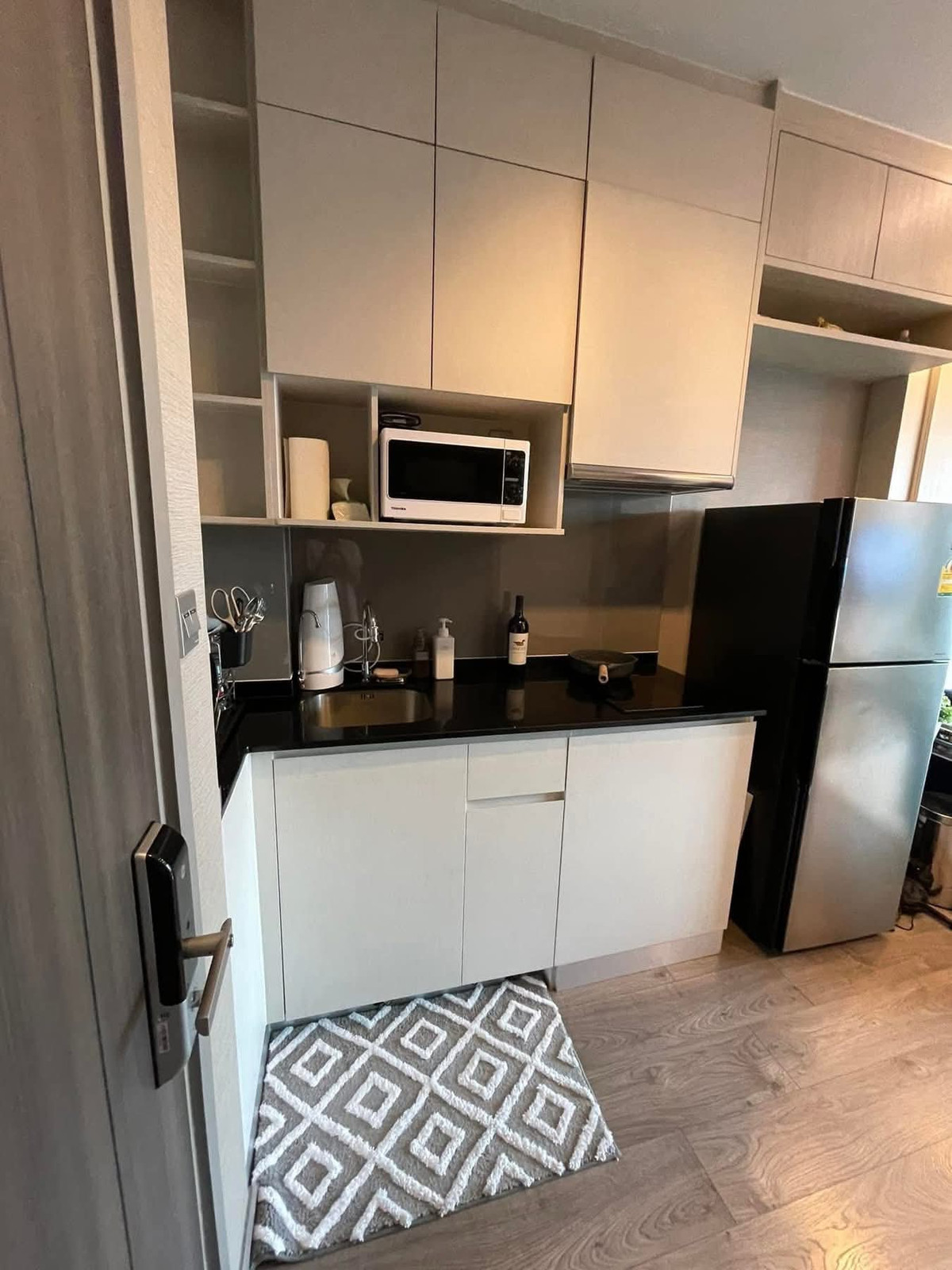 ให้เช่าคอนโดสุขุมวิท อโศก ทองหล่อ : ให้เช่าคอนโดเลี้ยงสัตว์ได้ Downtown Sukhumvit 49 BTS Thonglor Pet Firendly พร้อมอยู่