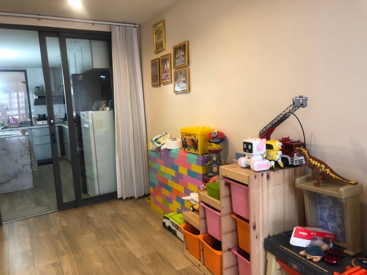 Shop HouseWongwianyai, Charoennakor : Shophouse for sale, Charoen Nakhon 18, commercial building, 1 unit, 4 floors + roof deck, steel frame, 300 sq m., 15 sq m, Khlong San, BTS Krung Thon Buri, iconsiam, Sena Fest, Renovated already.