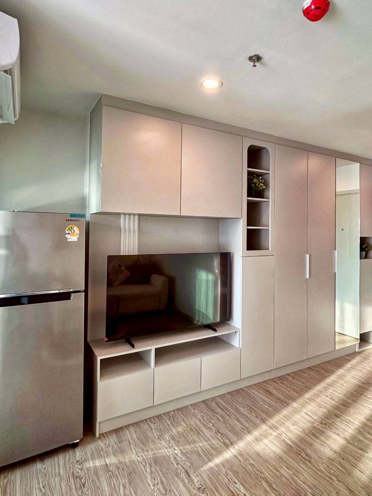 For RentCondoBangna, Bearing, Lasalle : ✅ REGBN134 ✅ Line : @p2nproperty