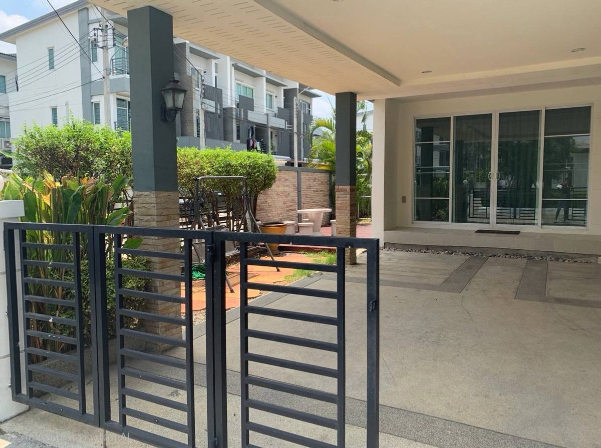 ให้เช่าทาวน์โฮมพัฒนาการ ศรีนครินทร์ : ให้เช่าทาวน์โฮม ทาวน์ อเวนิว พระราม 9 ใกล้ มาร์เก็ต เพลส กรุงเทพกรีฑา เพียง 4 นาที