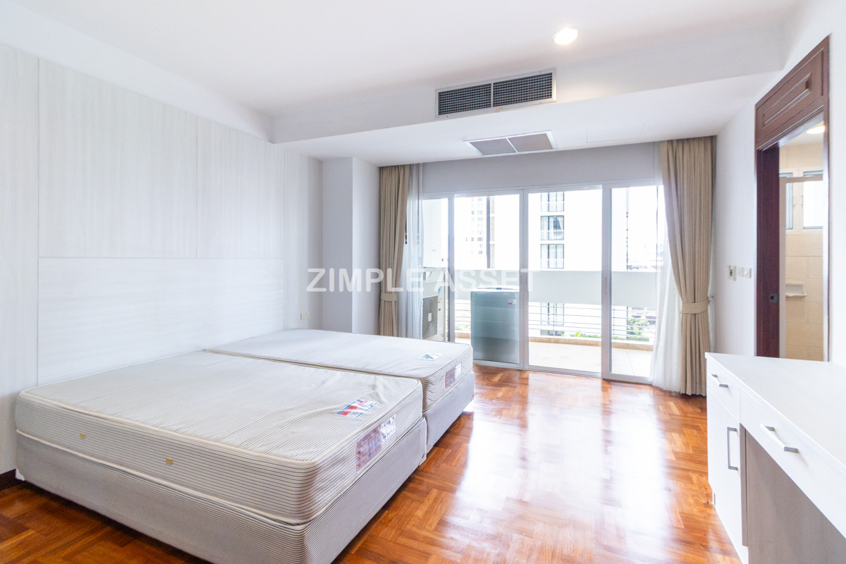 For RentSukhumvit, Asoke, Thonglor : Line ID: @zimple_asset  A luxurious residential in Sukhumvit 24. Fully furnished with complete facilities, offering a comfortable “home-like” atmosphere in a prime location with convenient access to BTS and shopping center. Pet friendly🐶