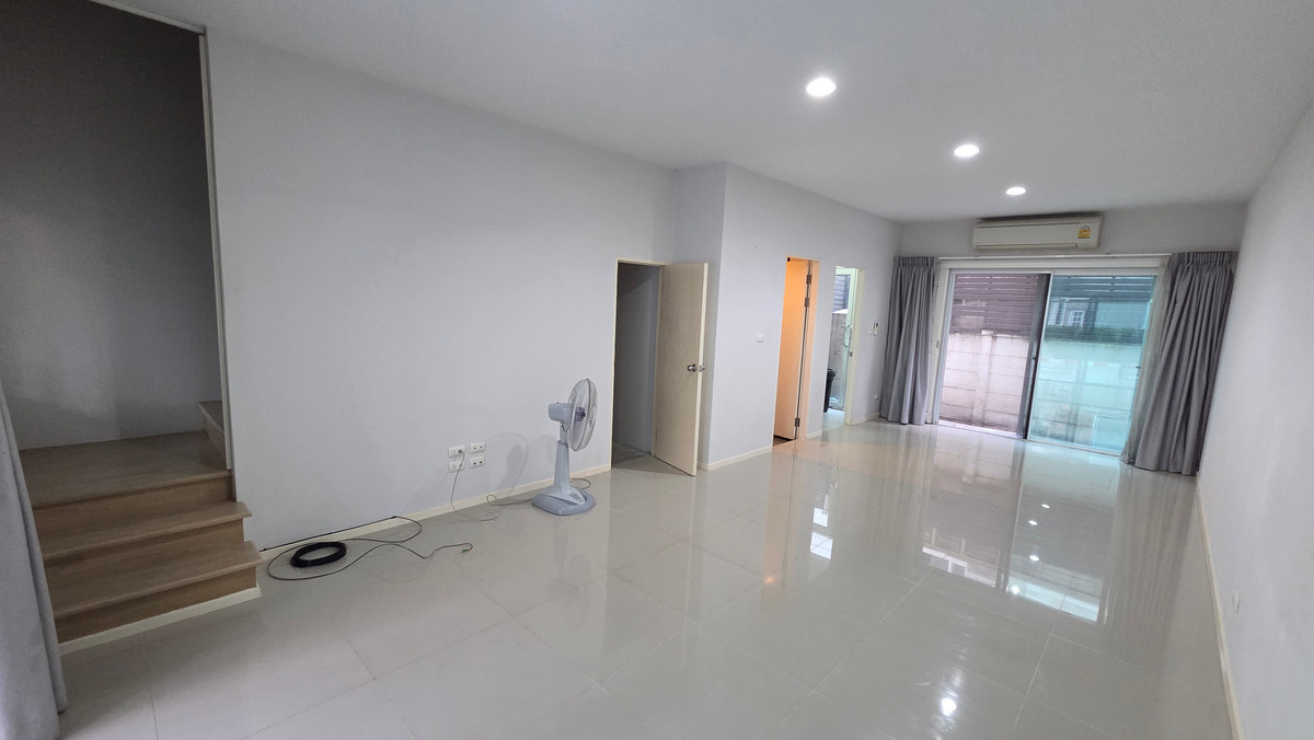 ขายทาวน์โฮมอ่อนนุช อุดมสุข : ทาวน์โฮม 3 ชั้น ใกล้ BTS อ่อนนุช ทำเลดี