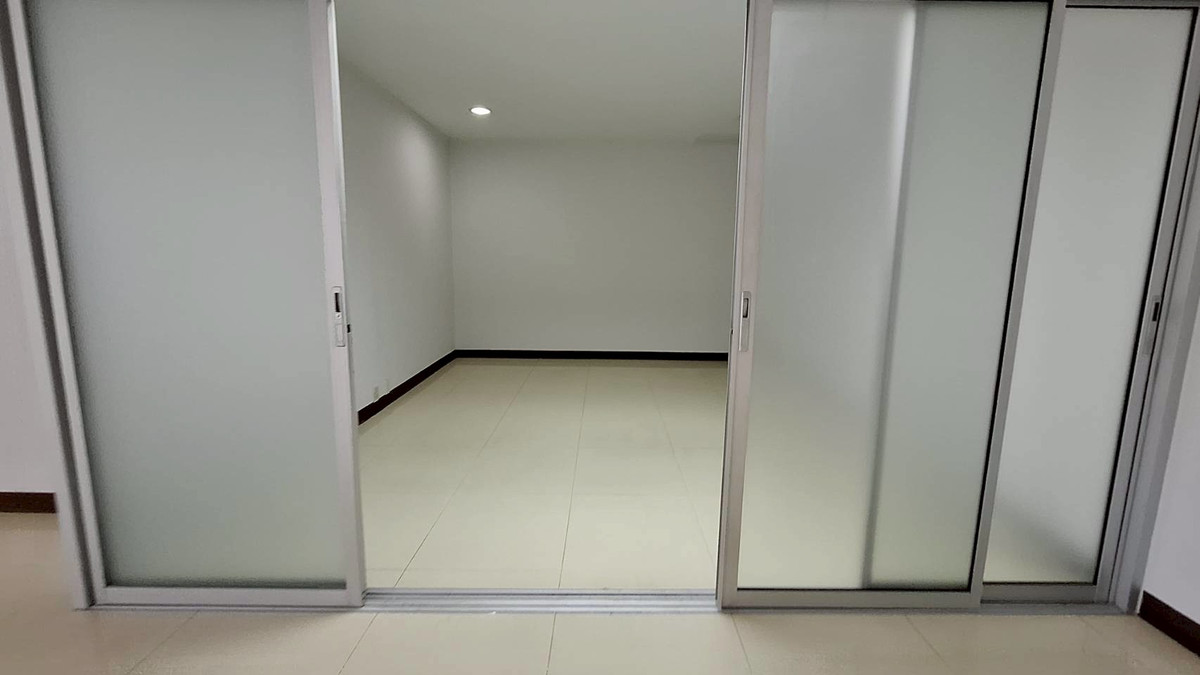 OfficeBangna, Bearing, Lasalle : Prime 7-Story Office Building for Sale/Rent – Strategic Front-Unit Location in Bangna-Trad 34