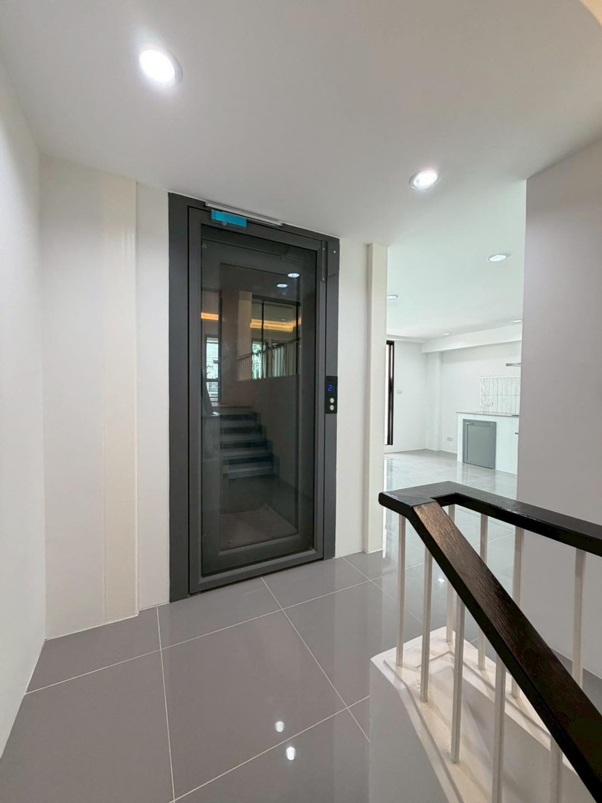 ขายคอนโดอ่อนนุช อุดมสุข : FOR SALE Townhome สุขุมวิท 101 4.5 ชั้น พร้อมลิฟต์ ราคาดีมาก