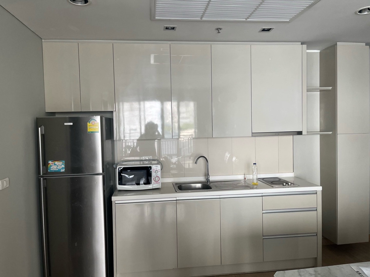 ให้เช่าคอนโดราชเทวี พญาไท : ให้เช่า คอนโด the address Phayathai 
ขนาด 65 ตรม bts พญาไท
2 ห้องนอน 1ห้องน้ำ
ราคา 32,000/เดือน 
โทร 093-028-1245
