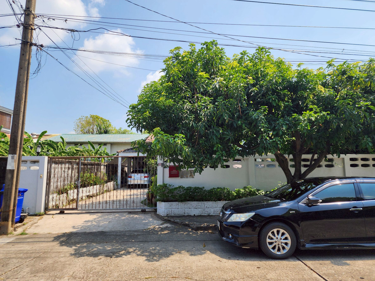 ขายบ้านเกษตร นวมินทร์ ลาดปลาเค้า : ขายบ้านเดี่ยว 99 ตร.วา หมู่บ้านเสนานิเวศน์โครงการ 2 หลัง นวมินทร์ ซิตี้ อเวนิว